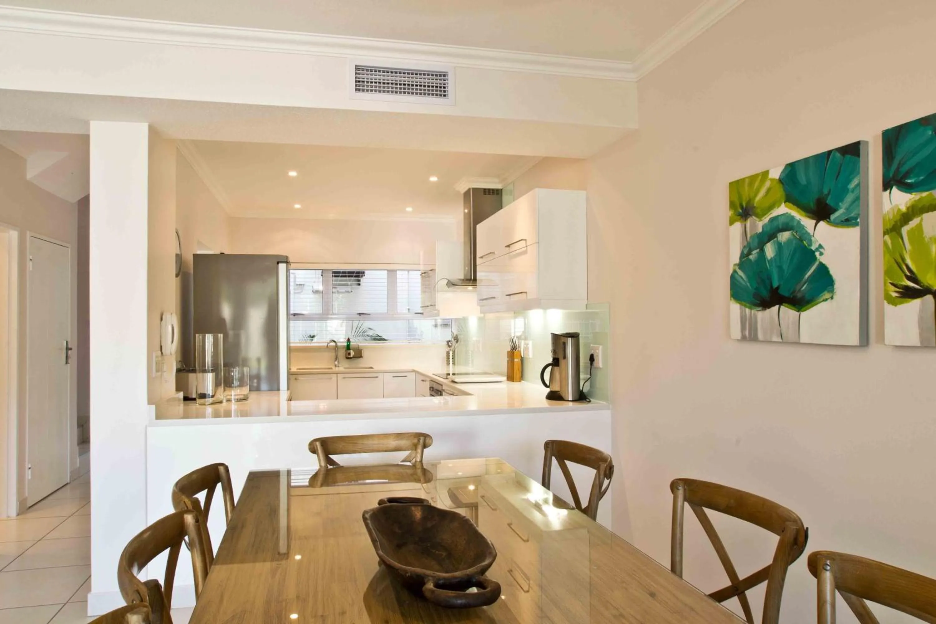 Dining Area in D3 Sea Lodge - by Stay in Umhlanga