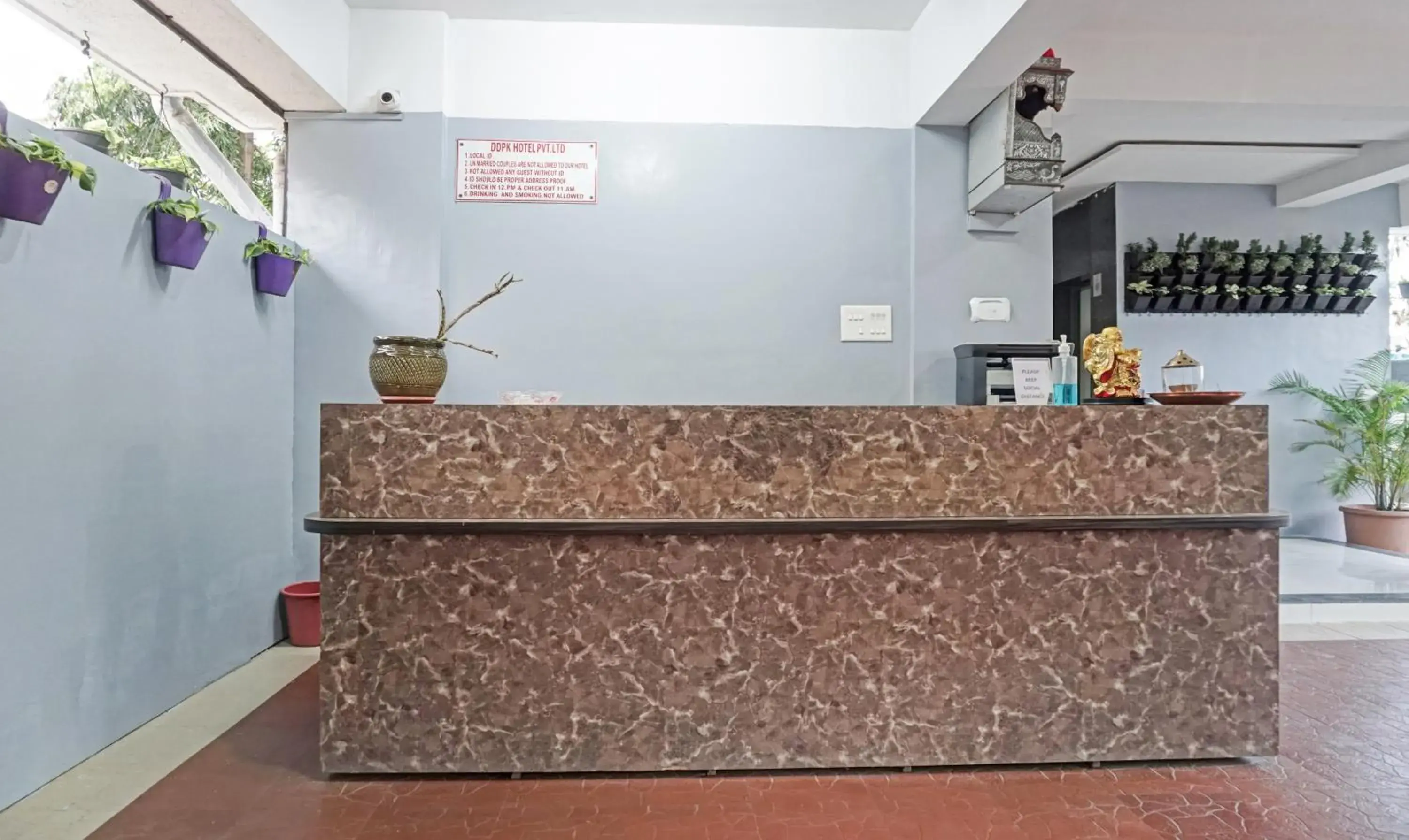 Lobby or reception in Treebo Diamond Residency - DDPK Inn Lobby or reception in Treebo Diamond Residency - DDPK Inn
