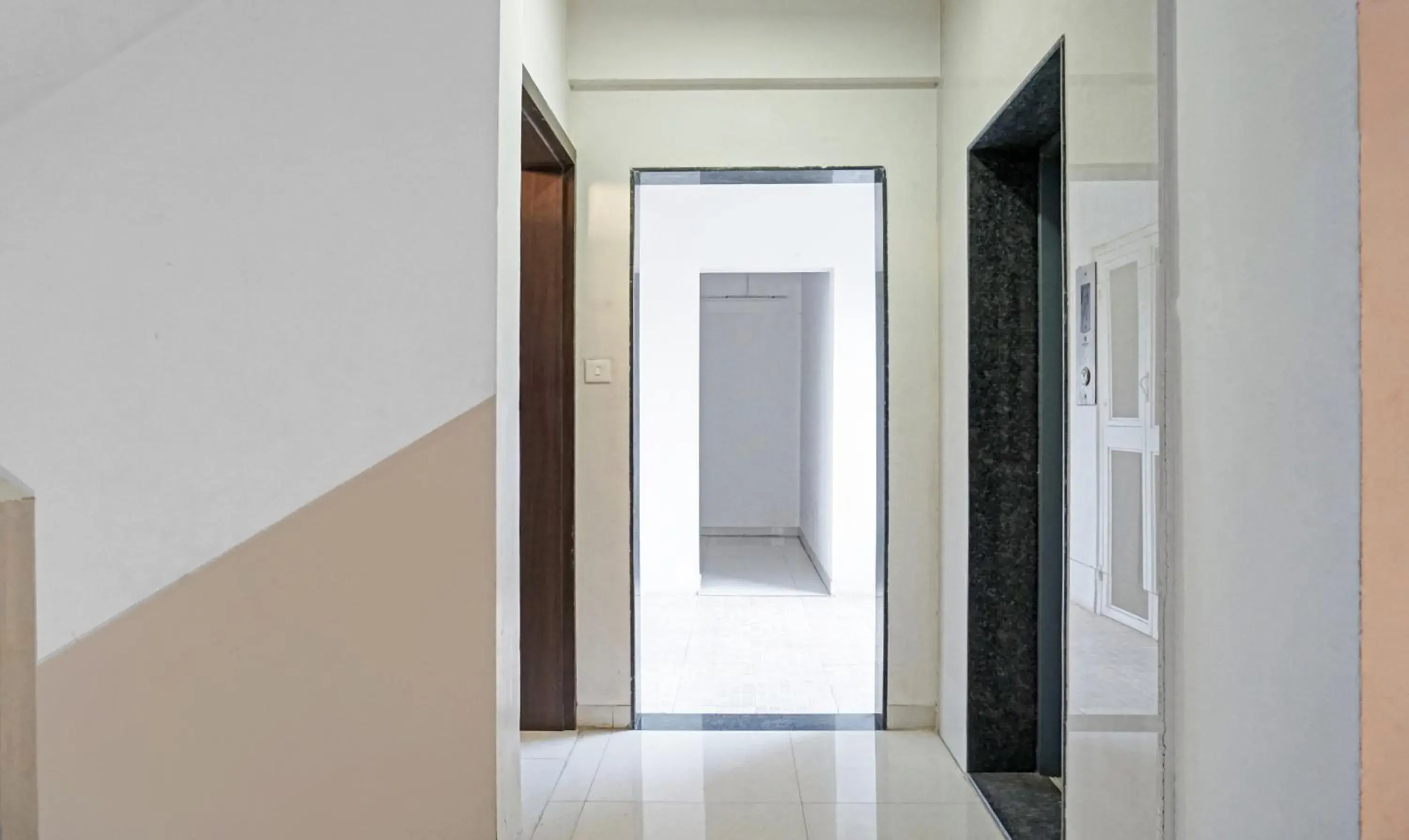 Lobby or reception in Treebo Diamond Residency - DDPK Inn Lobby or reception in Treebo Diamond Residency - DDPK Inn