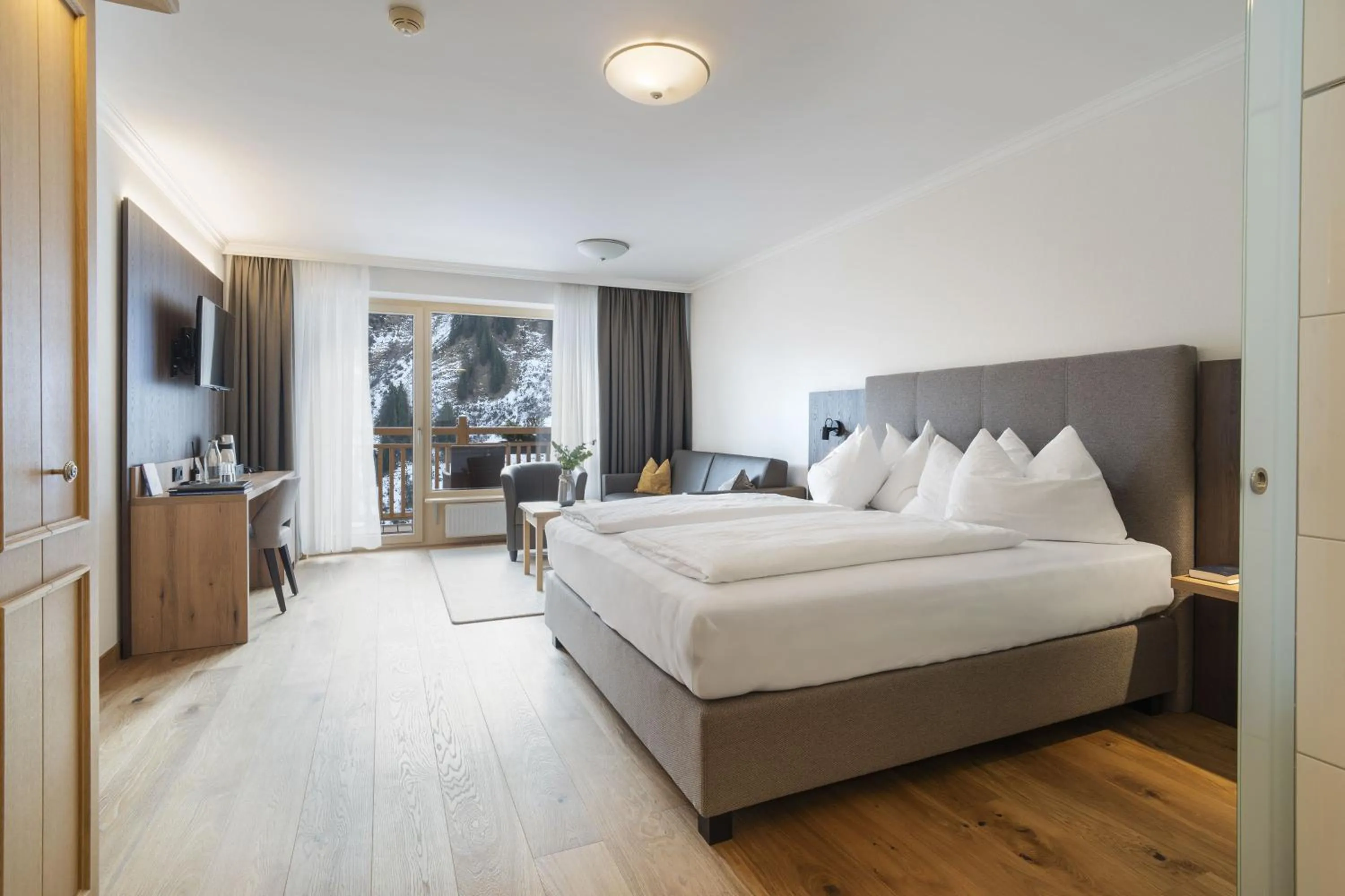 Photo of the whole room, Bed in Damülser Hof - Wellness & Spa Superior