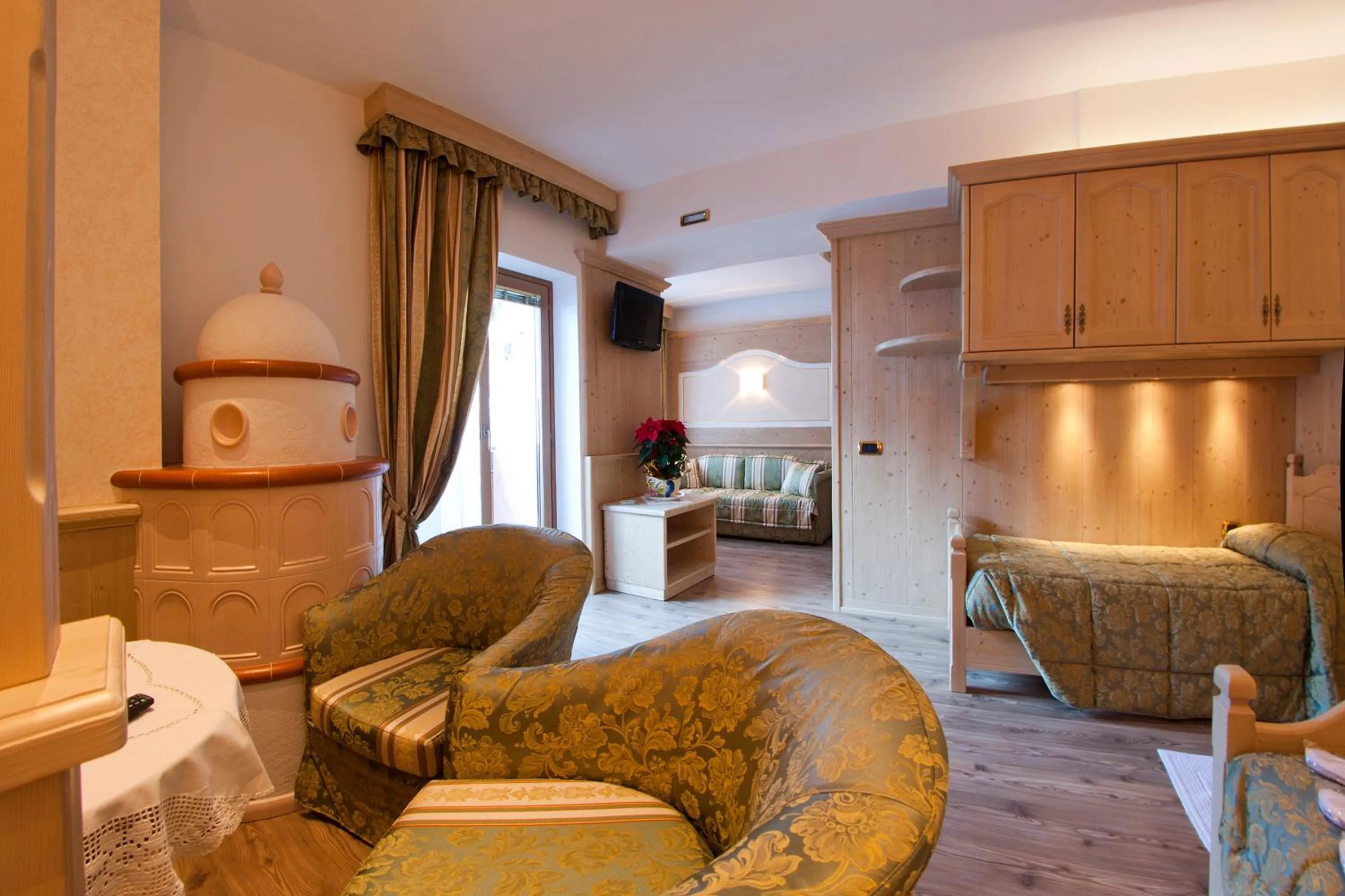 Photo of the whole room, Bed in Hotel Cristallo