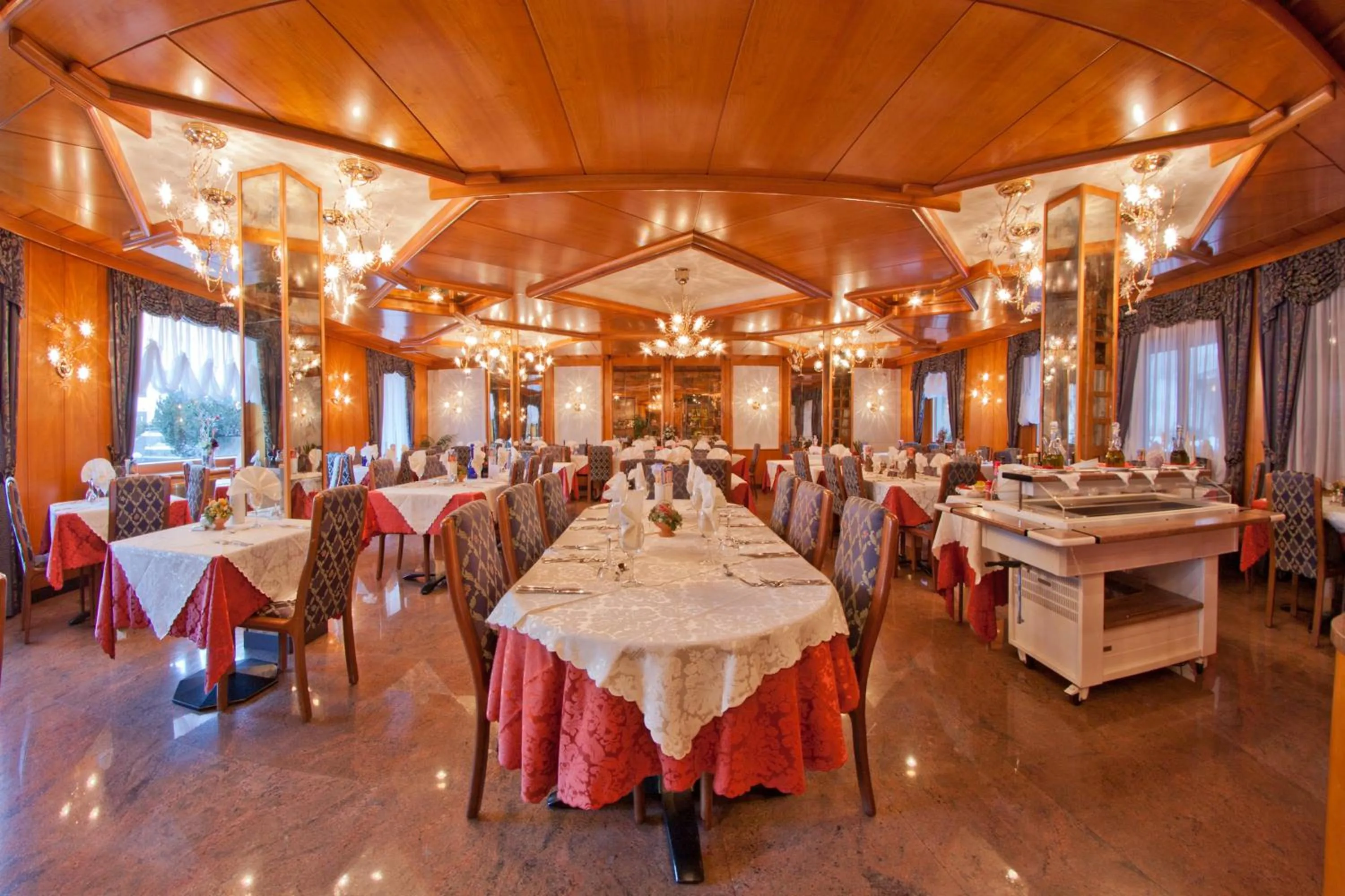 Restaurant/places to eat in Hotel Cristallo