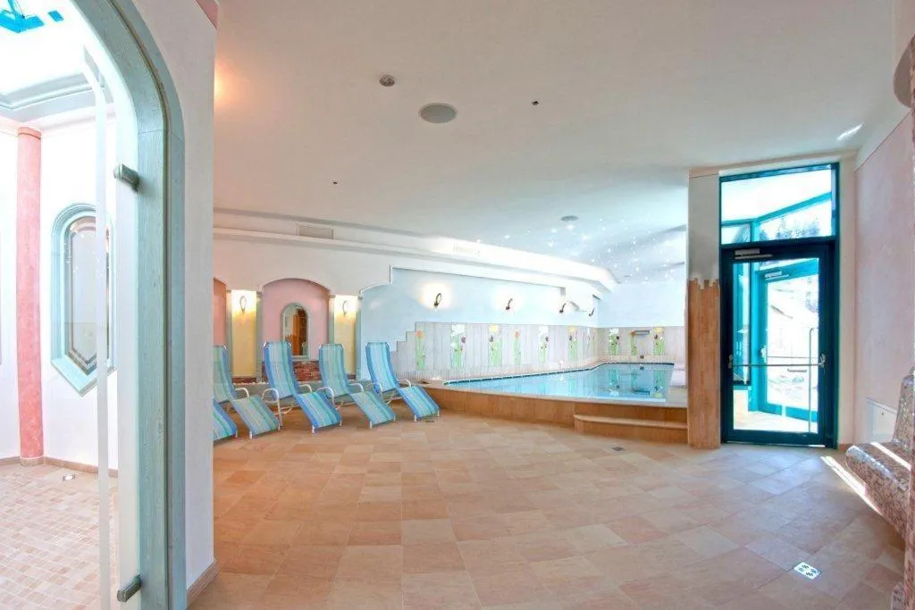 Swimming pool in Hotel Cristallo