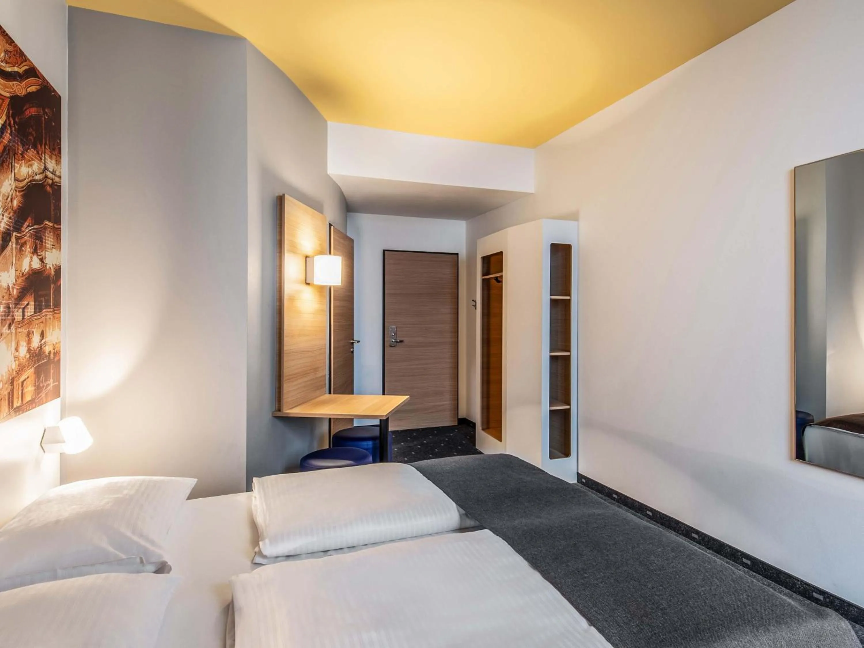 Photo of the whole room, Bed in B&B Hotel Bayreuth