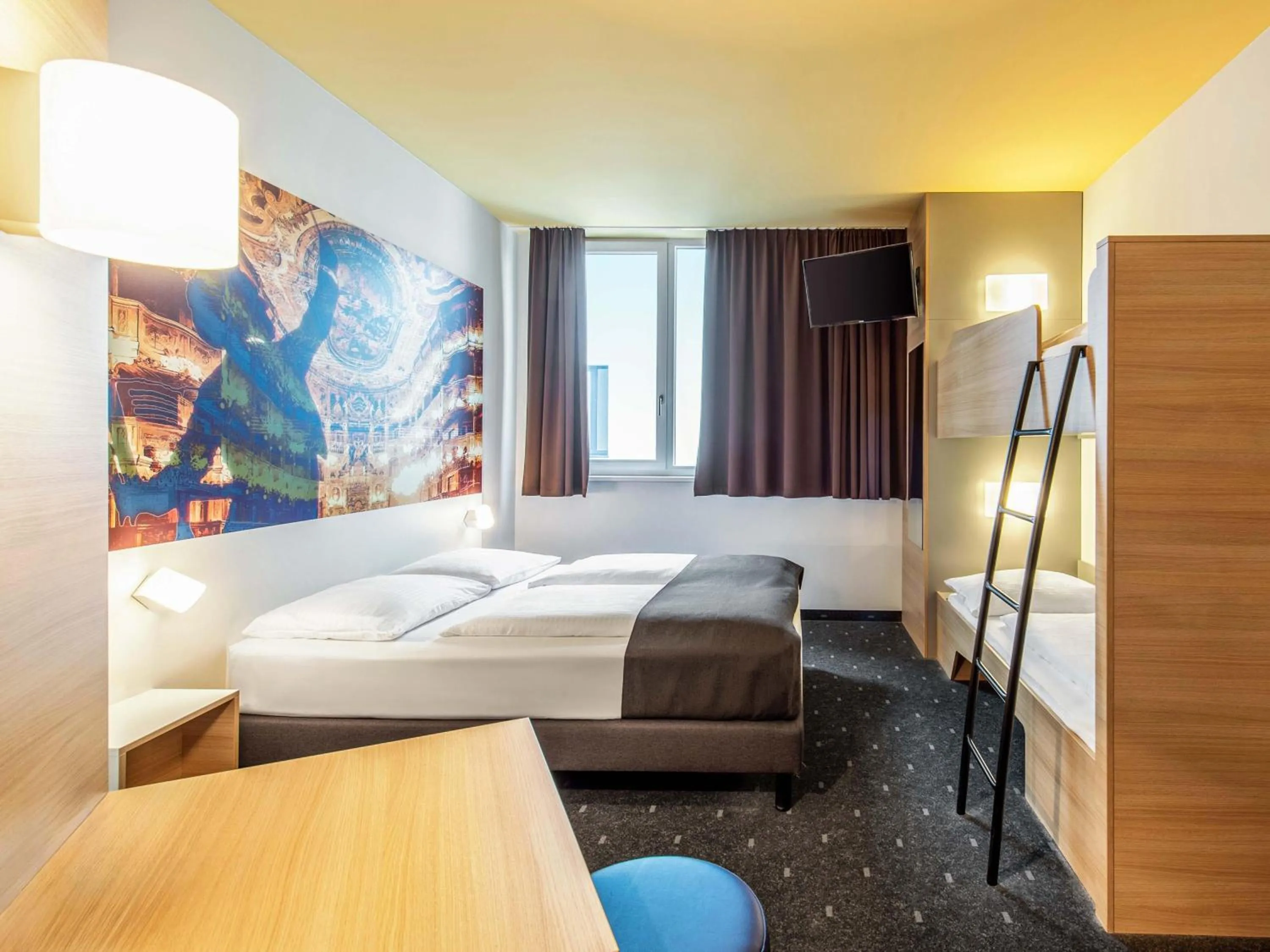 Photo of the whole room, Bed in B&B Hotel Bayreuth