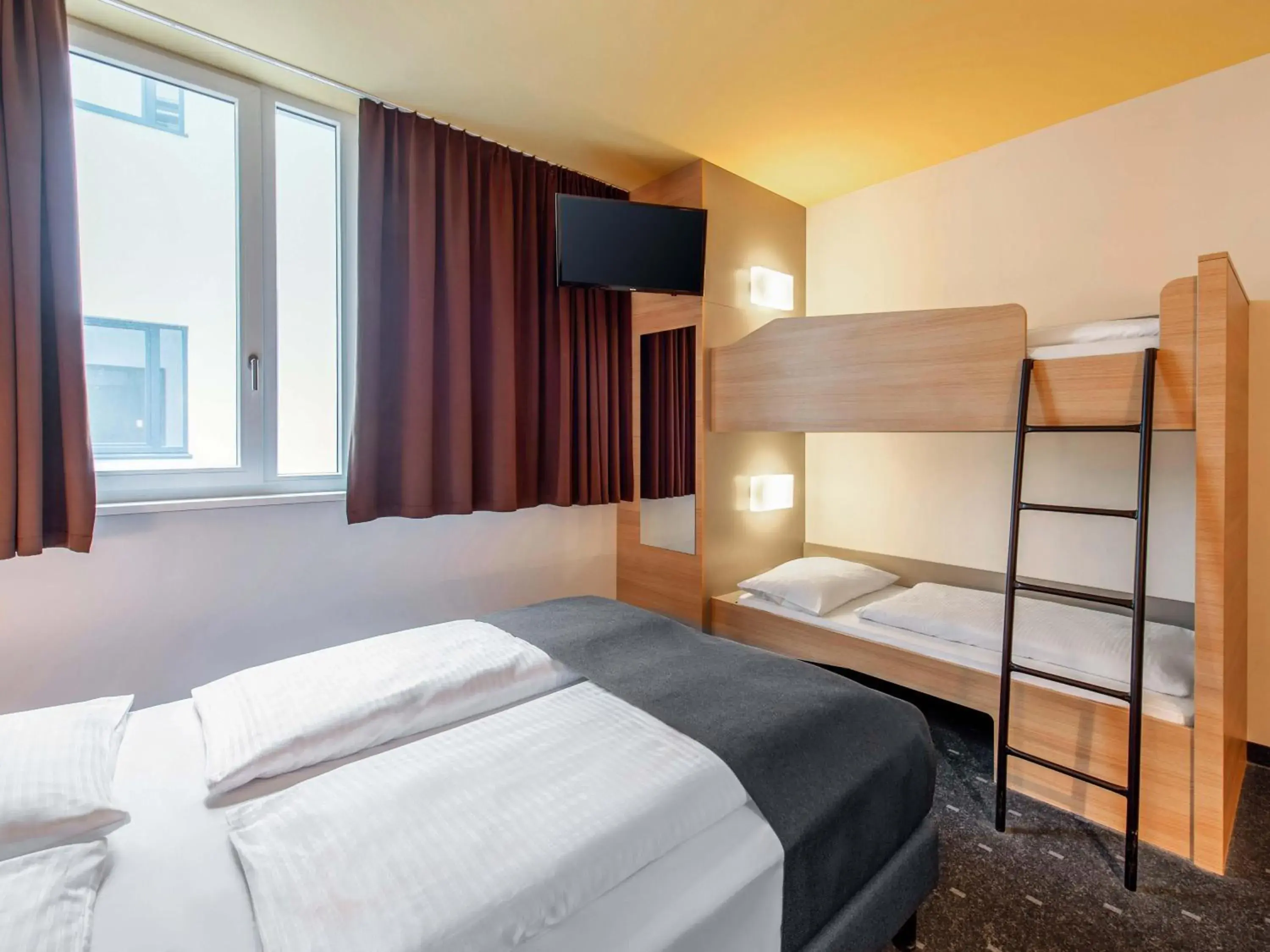 Photo of the whole room, Bed in B&B Hotel Bayreuth Photo of the whole room, Bed in B&B Hotel Bayreuth