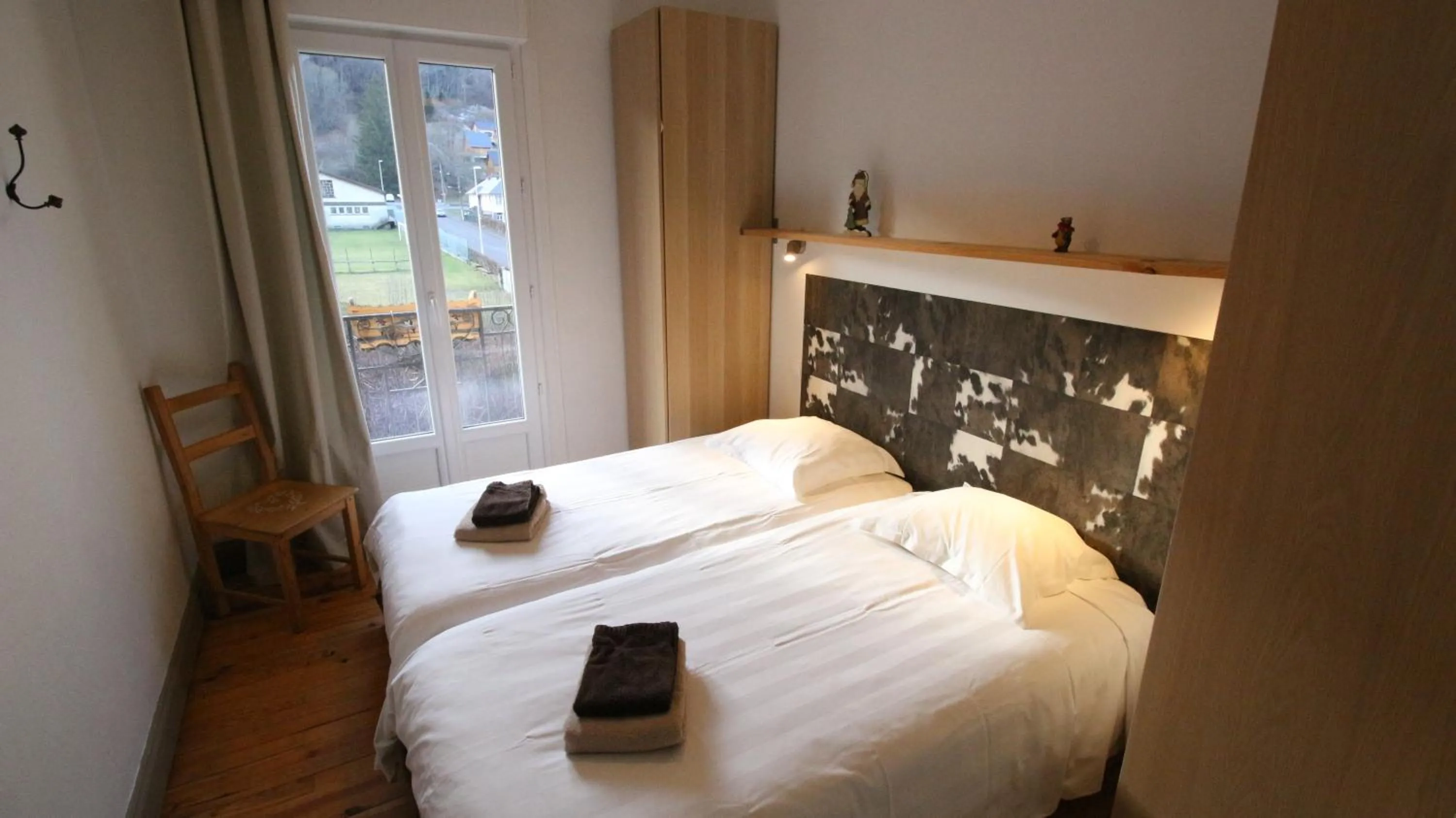 Property building, Bed in Les Montagnettes