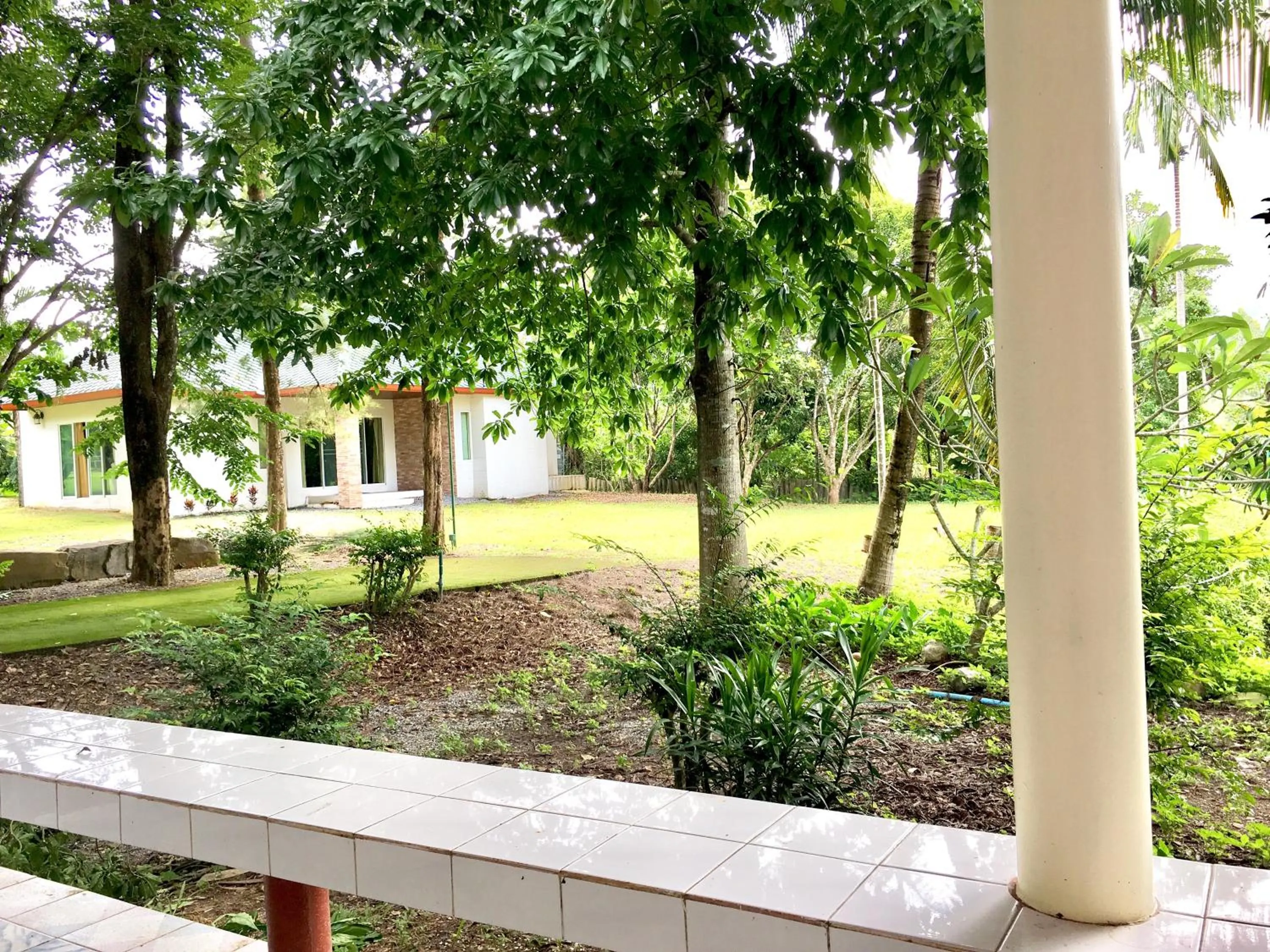 Garden in นาหินลาดรีสอร์ท Nahinlad Resort