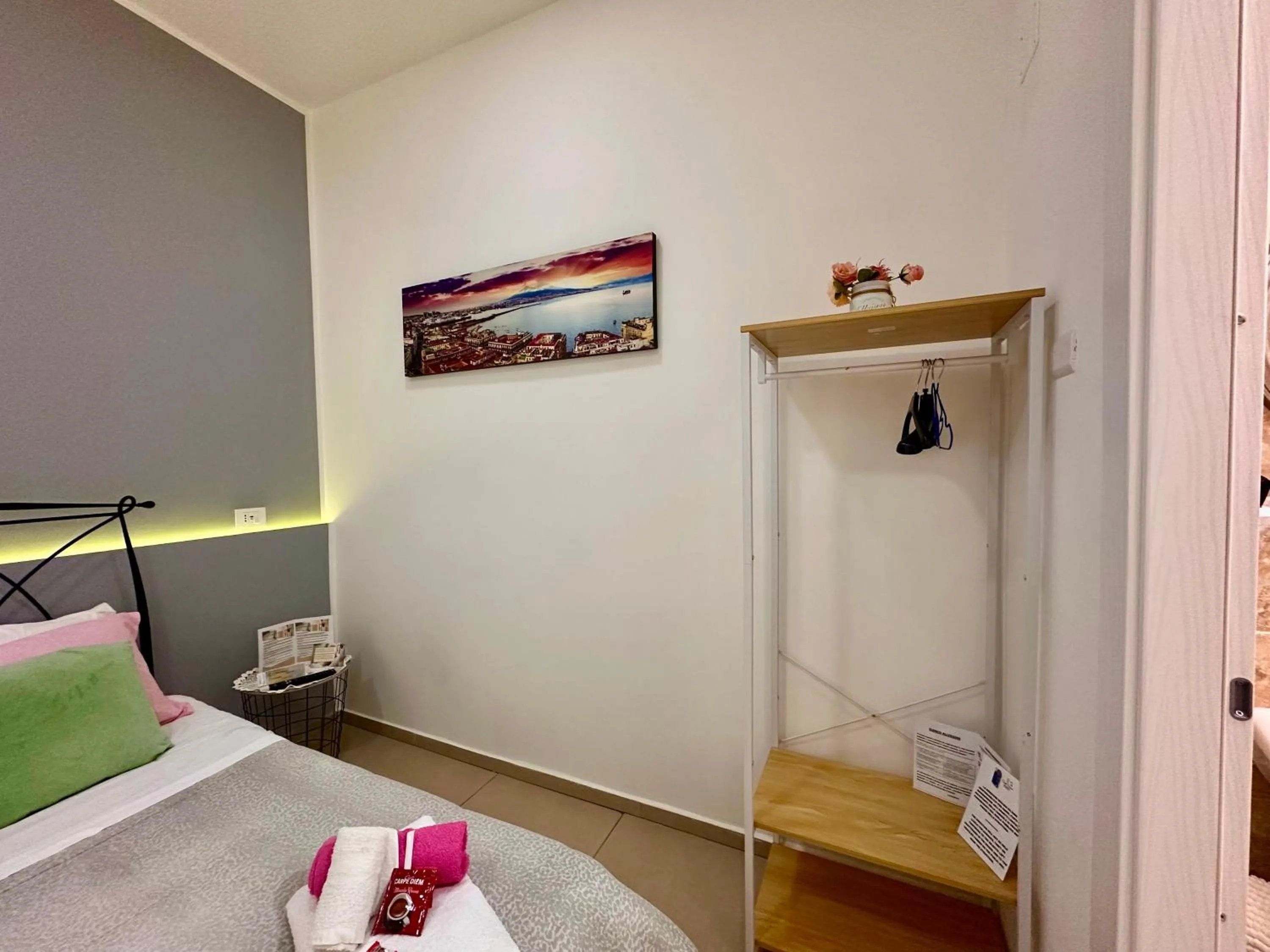 Bedroom, Bed in Sweet Dreams Napoli