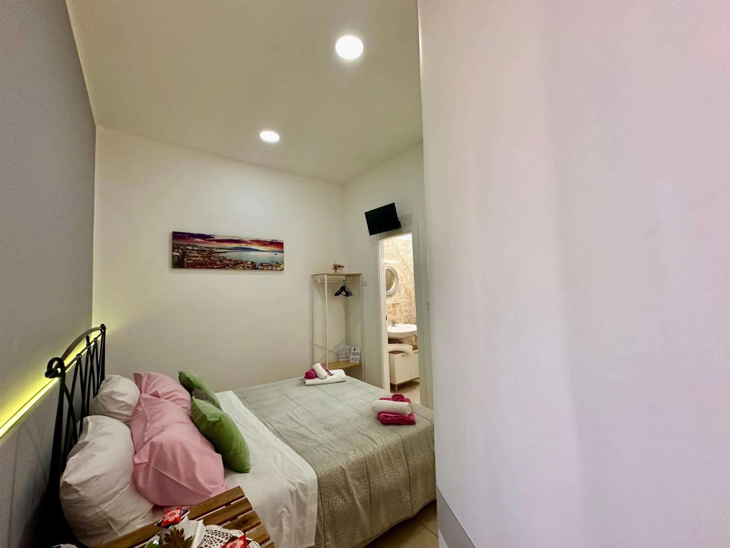 Bed in Sweet Dreams Napoli