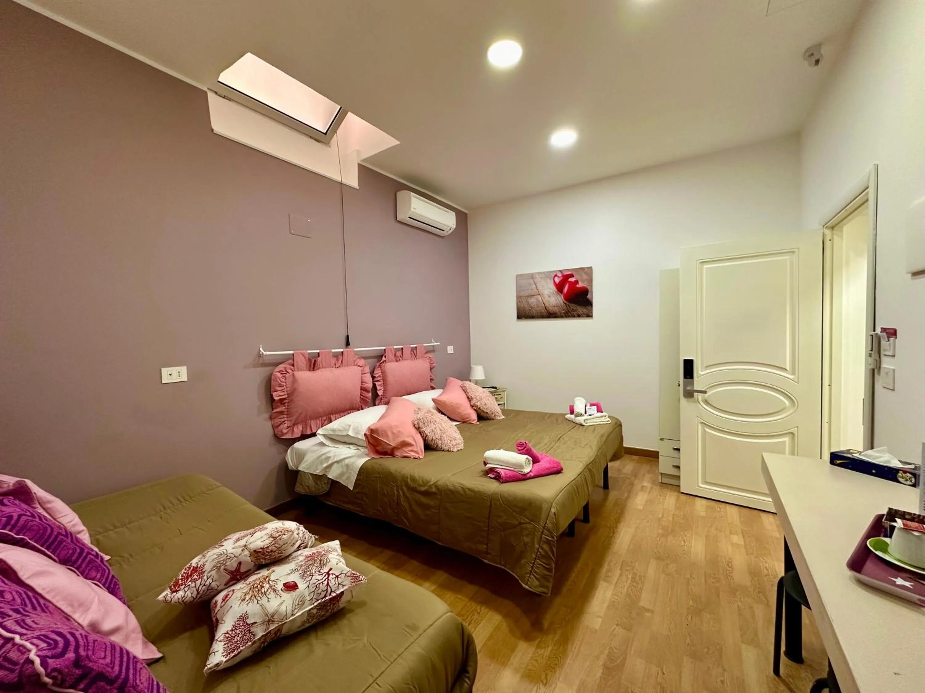 Bed in Sweet Dreams Napoli