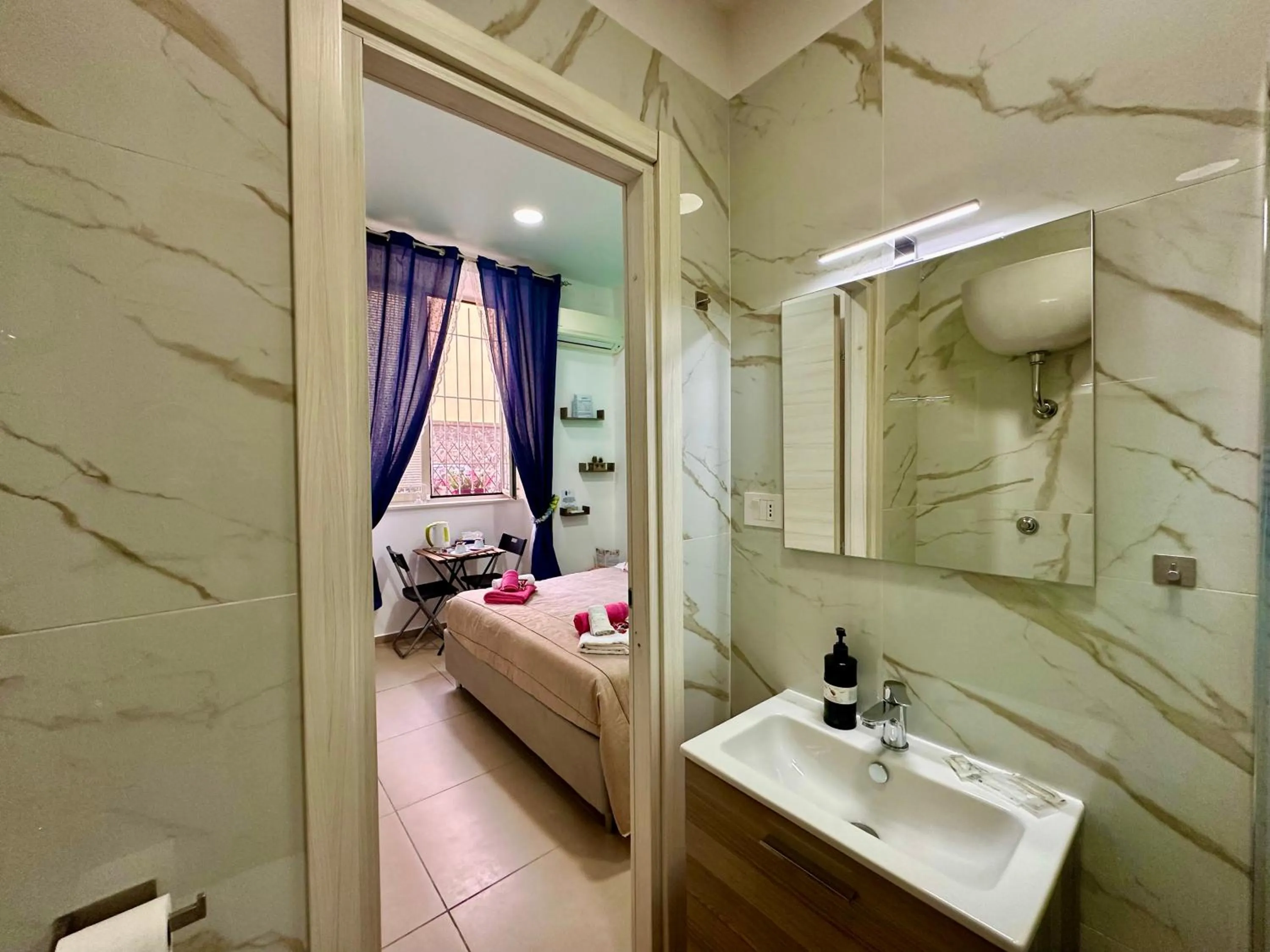 Bathroom in Sweet Dreams Napoli