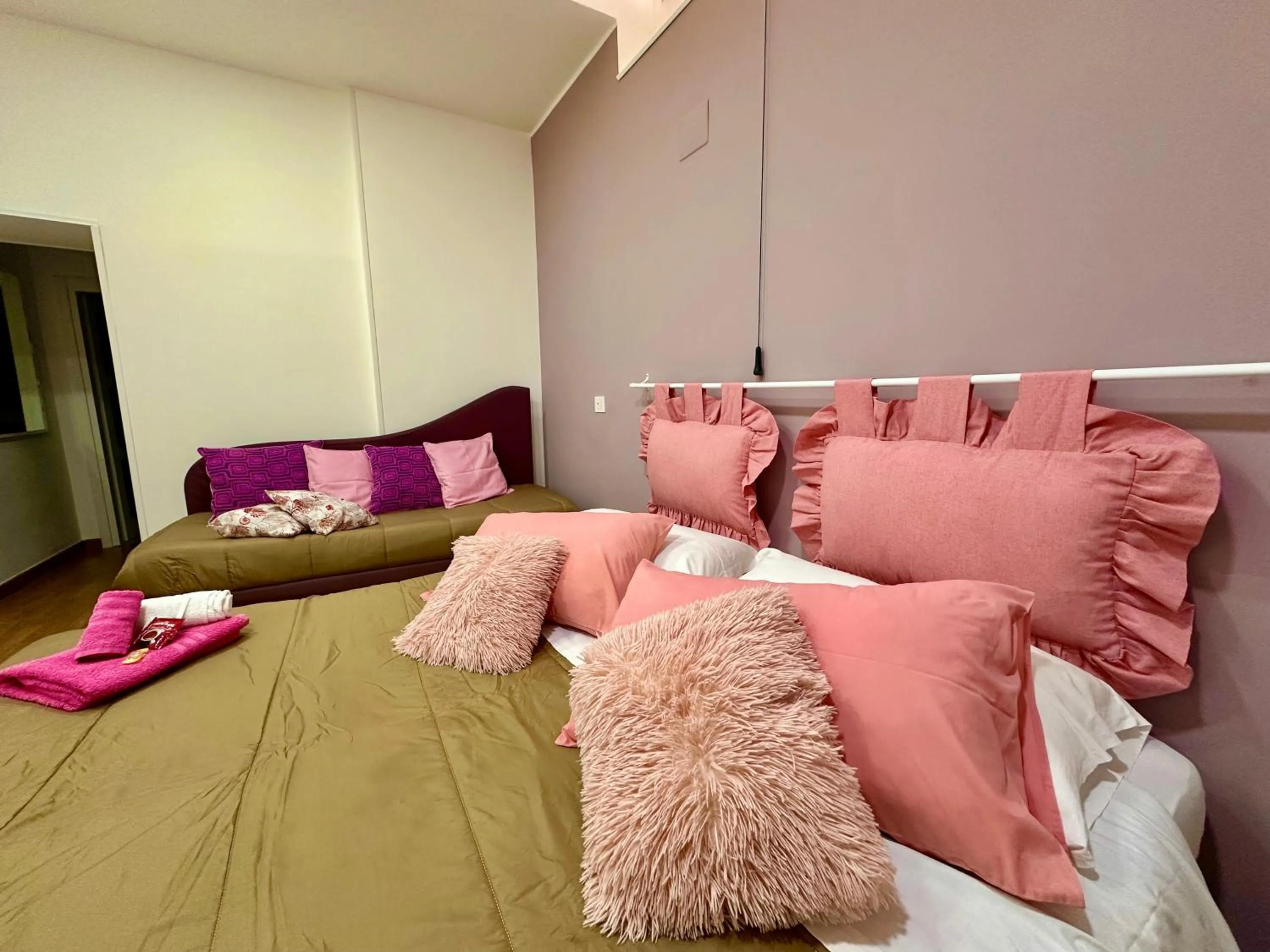 Bed in Sweet Dreams Napoli