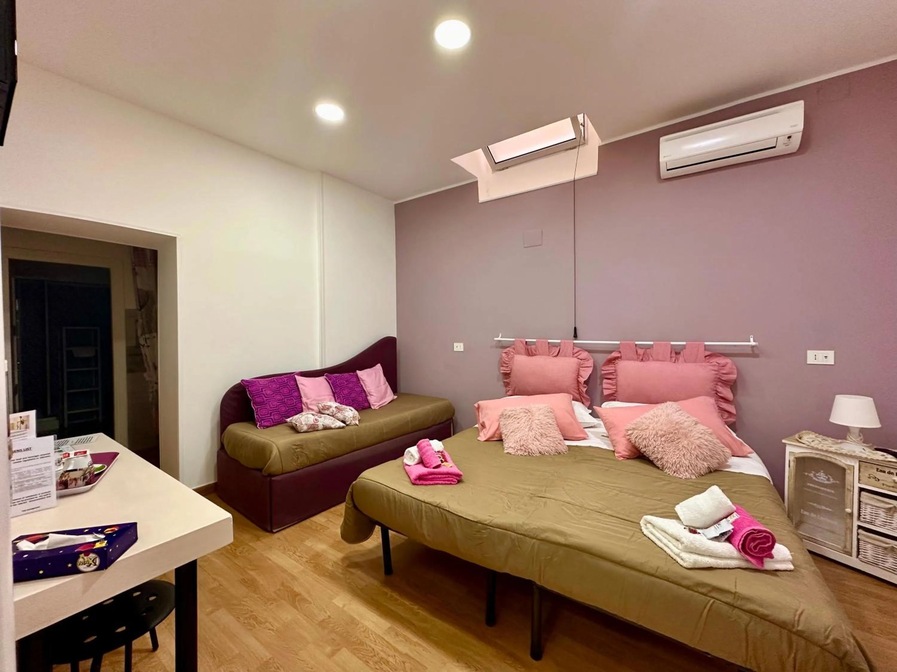 Bed in Sweet Dreams Napoli