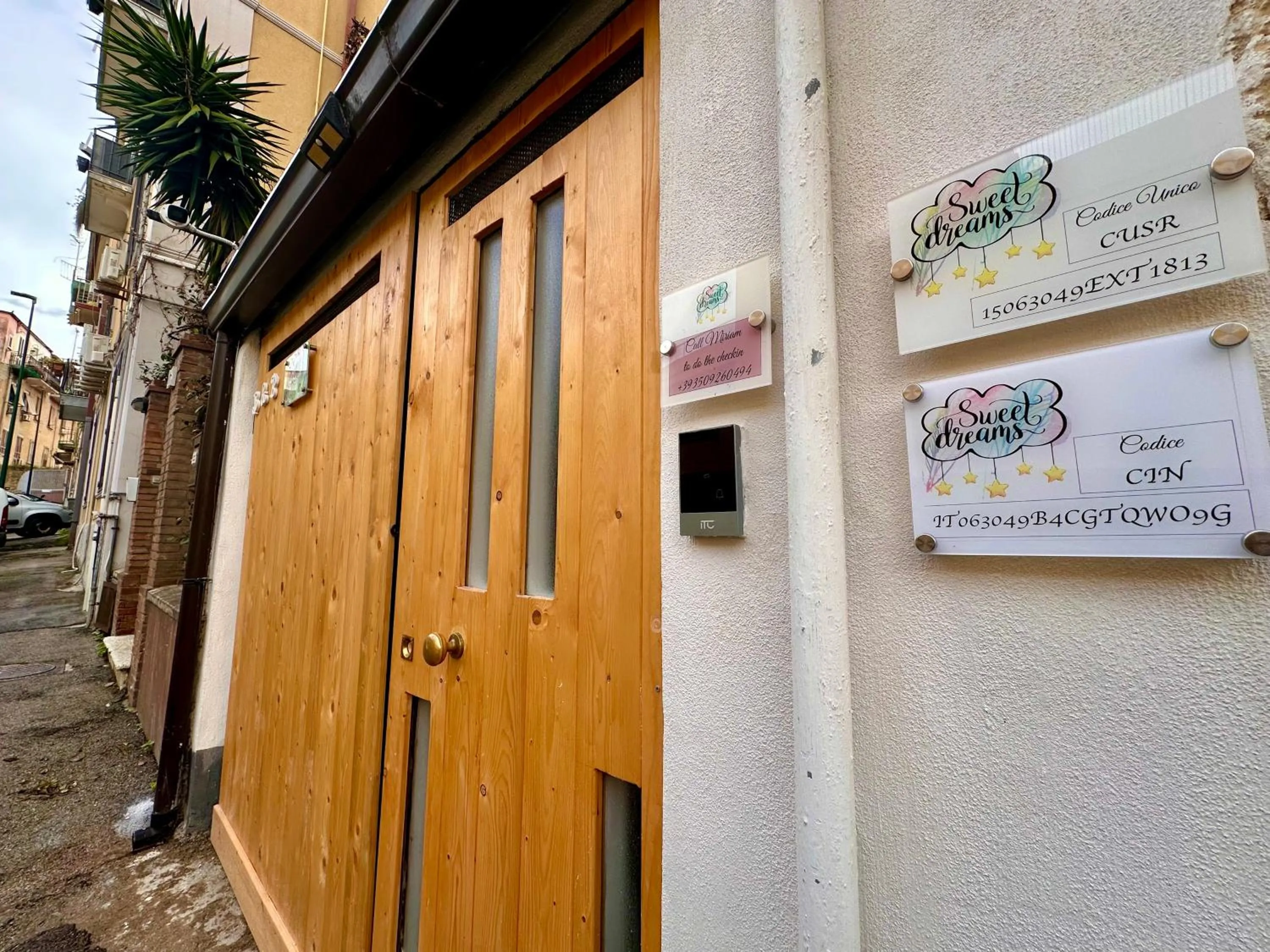 Facade/entrance in Sweet Dreams Napoli