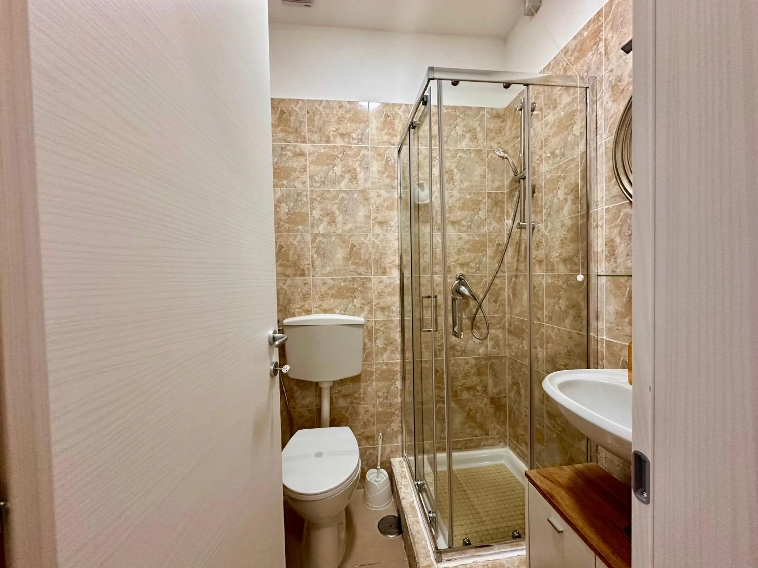 Shower in Sweet Dreams Napoli