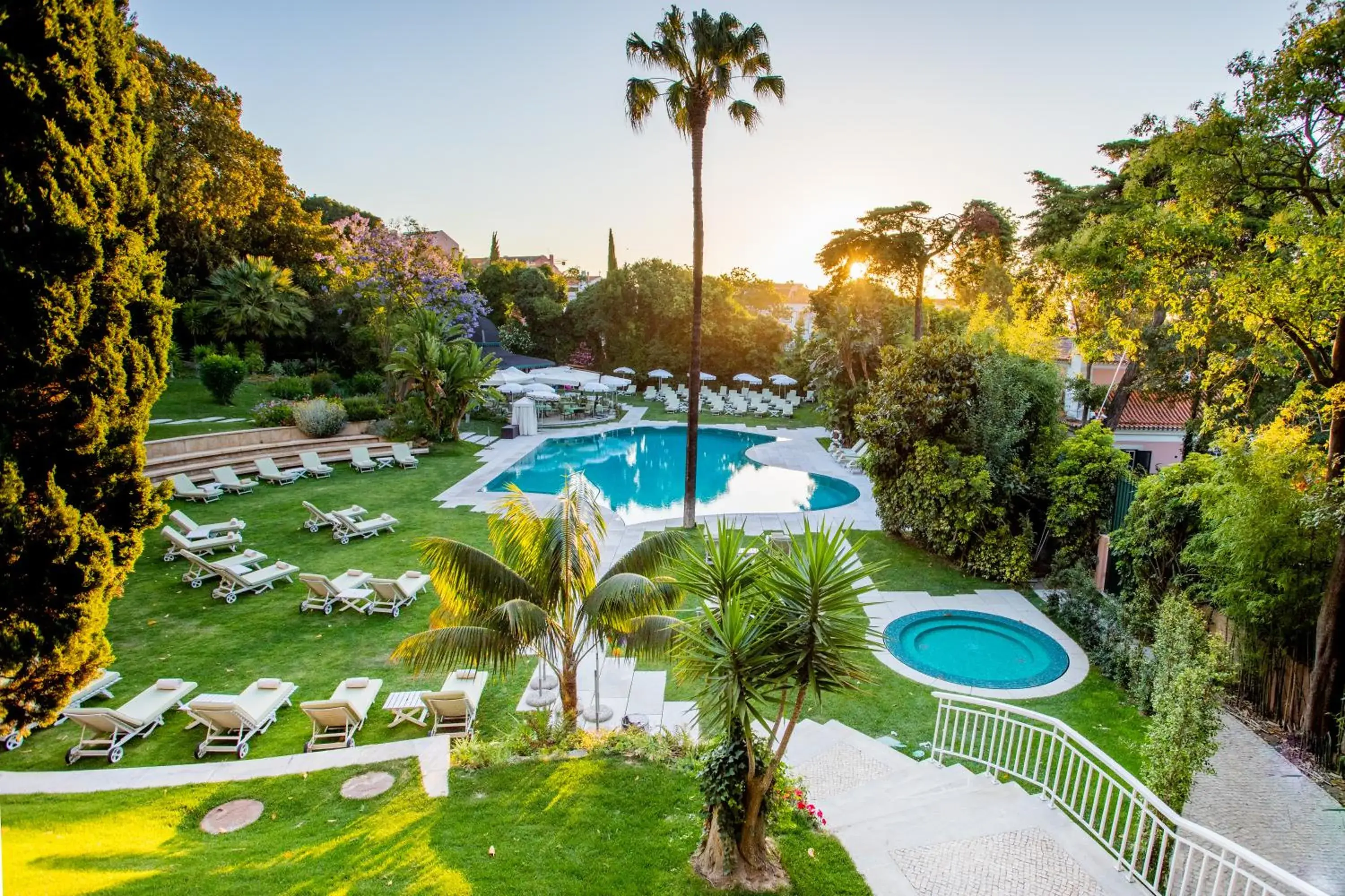 Swimming pool in Olissippo Lapa Palace – The Leading Hotels of the World Swimming pool in Olissippo Lapa Palace – The Leading Hotels of the World