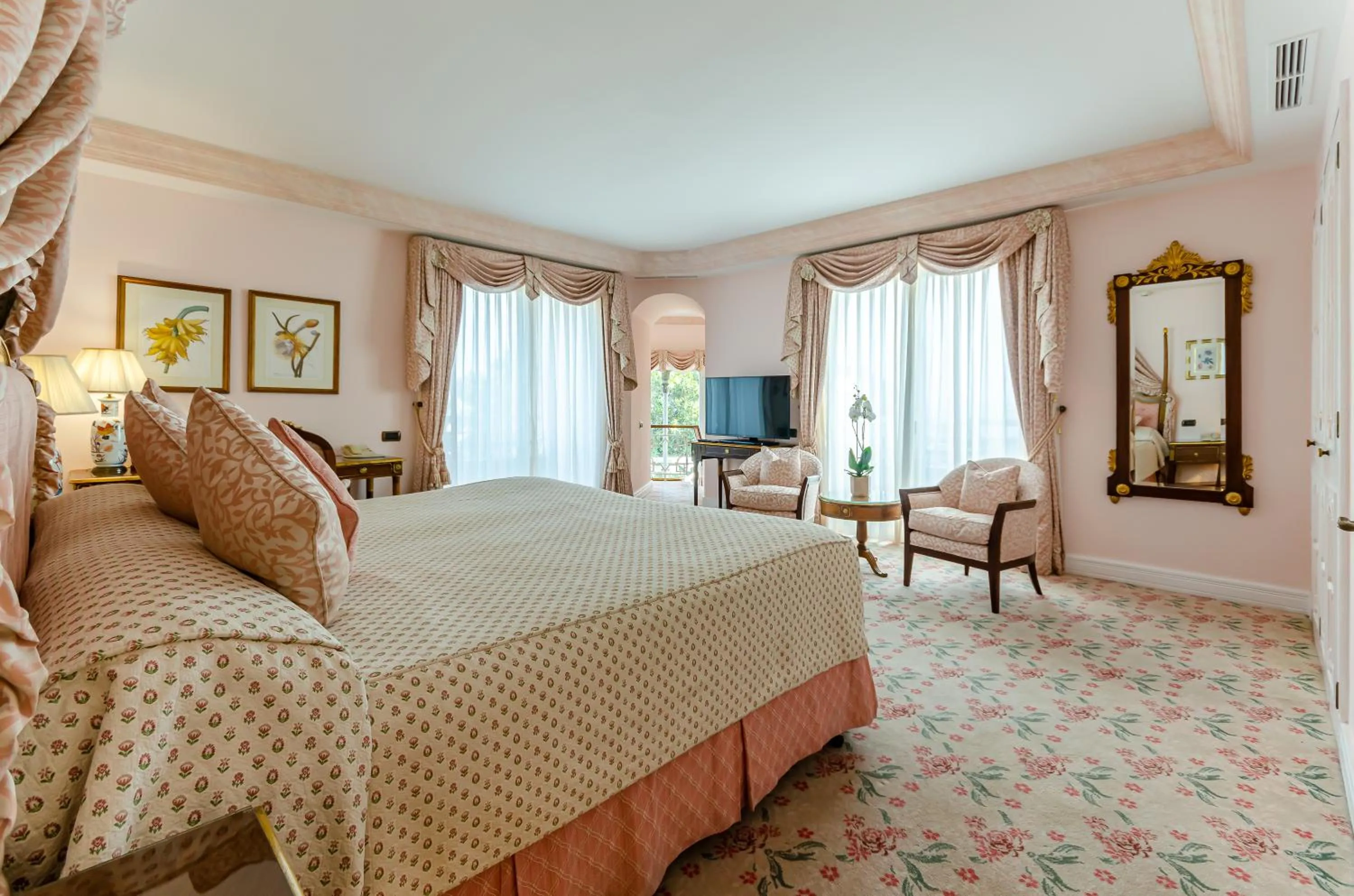 Bedroom, Bed in Olissippo Lapa Palace – The Leading Hotels of the World