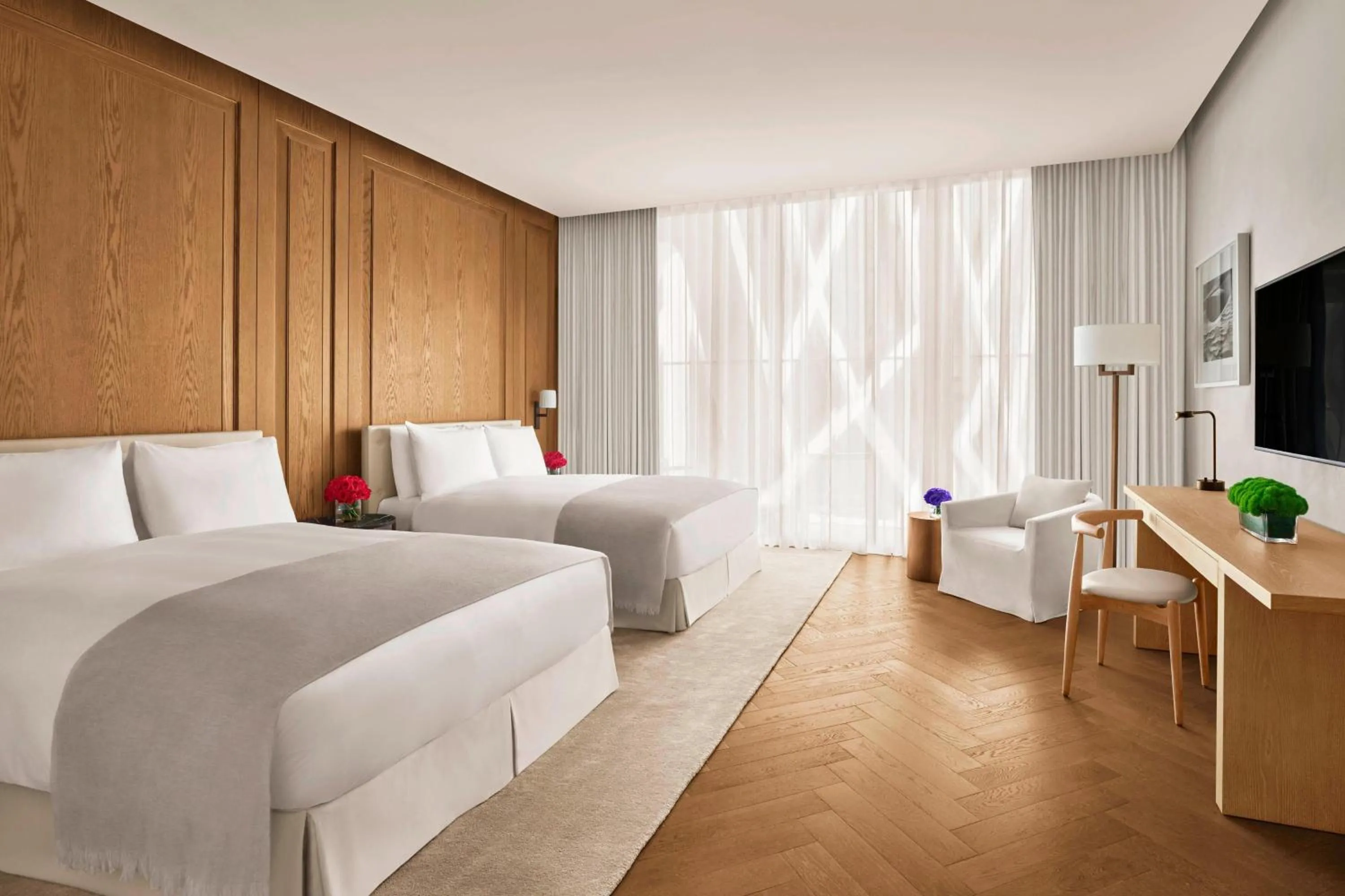 Photo of the whole room, Bed in The Abu Dhabi EDITION