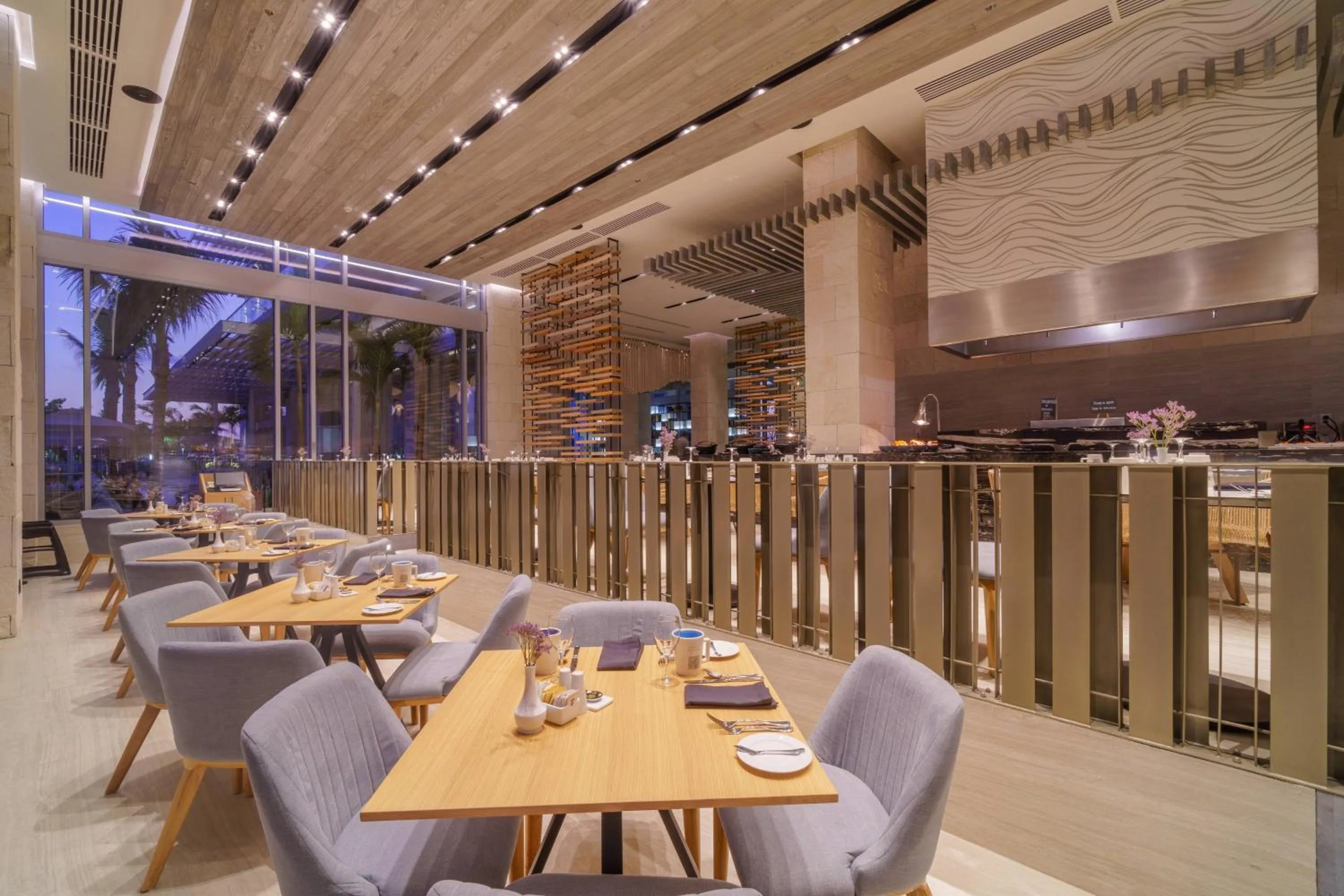 Restaurant/places to eat in Renaissance Cancun Resort & Marina