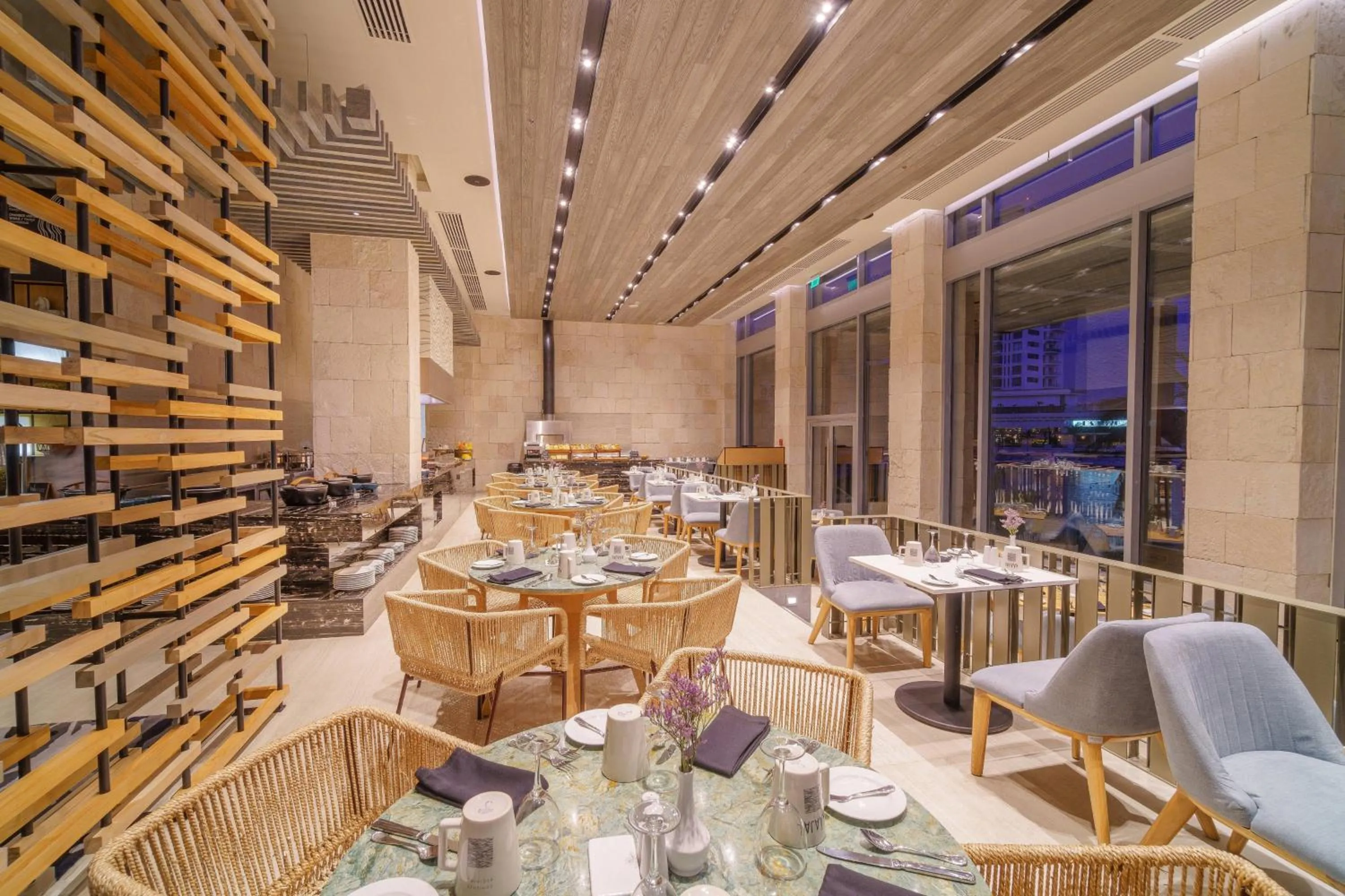 Restaurant/places to eat in Renaissance Cancun Resort & Marina