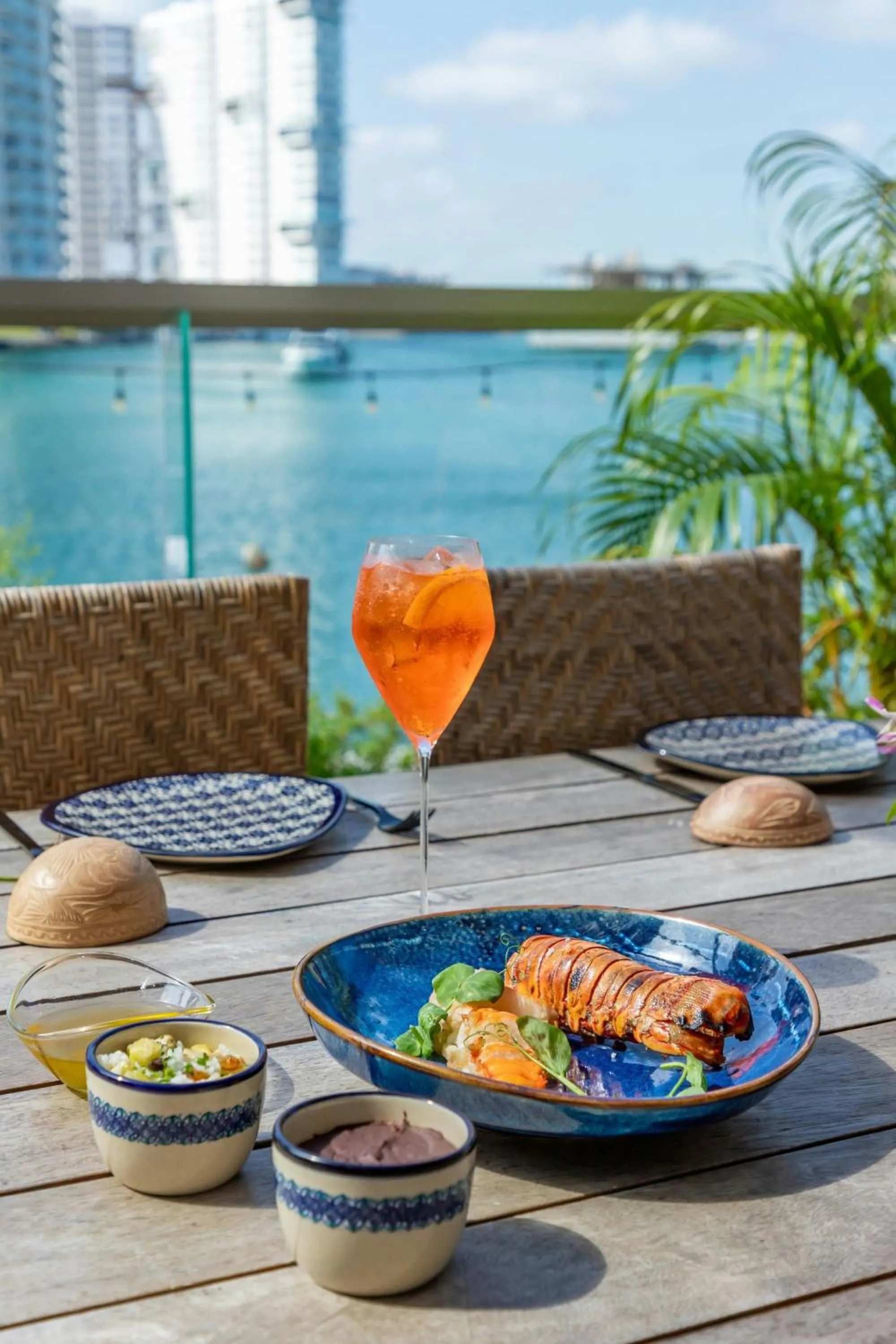 Restaurant/places to eat in Renaissance Cancun Resort & Marina