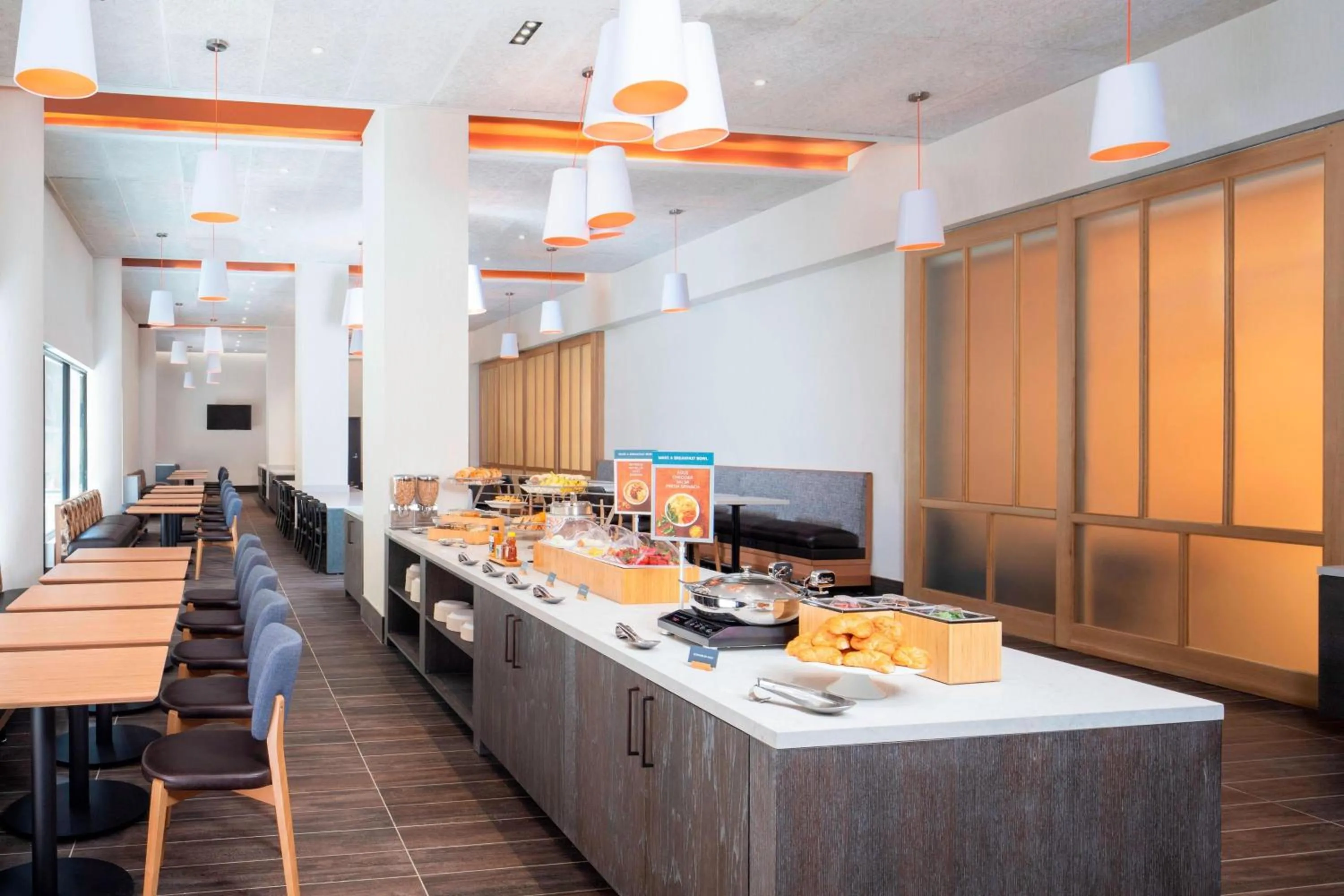 Breakfast in Fairfield Inn & Suites by Marriott New York Manhattan/Times Square South