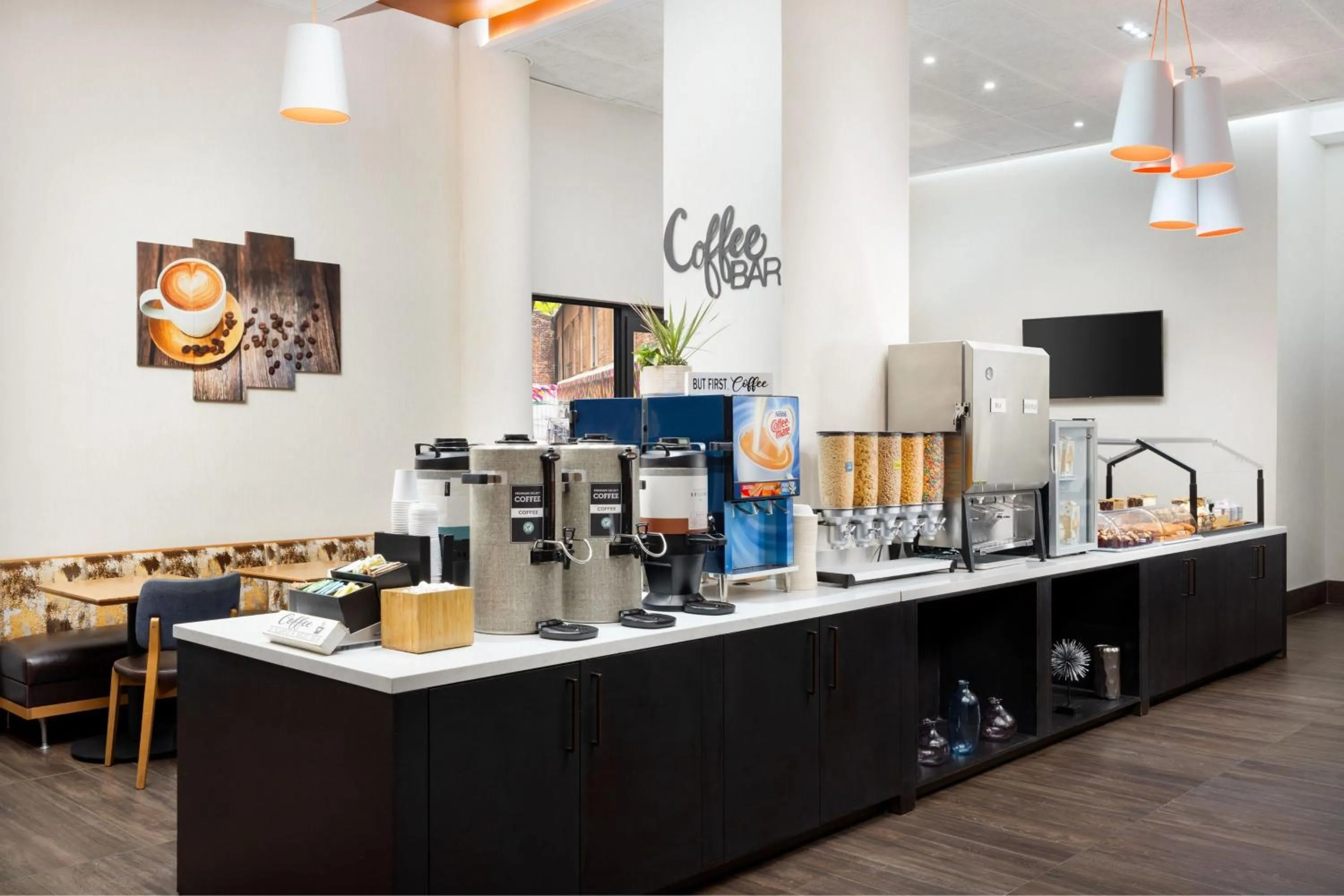 Breakfast in SpringHill Suites by Marriott New York Manhattan/Times Square South