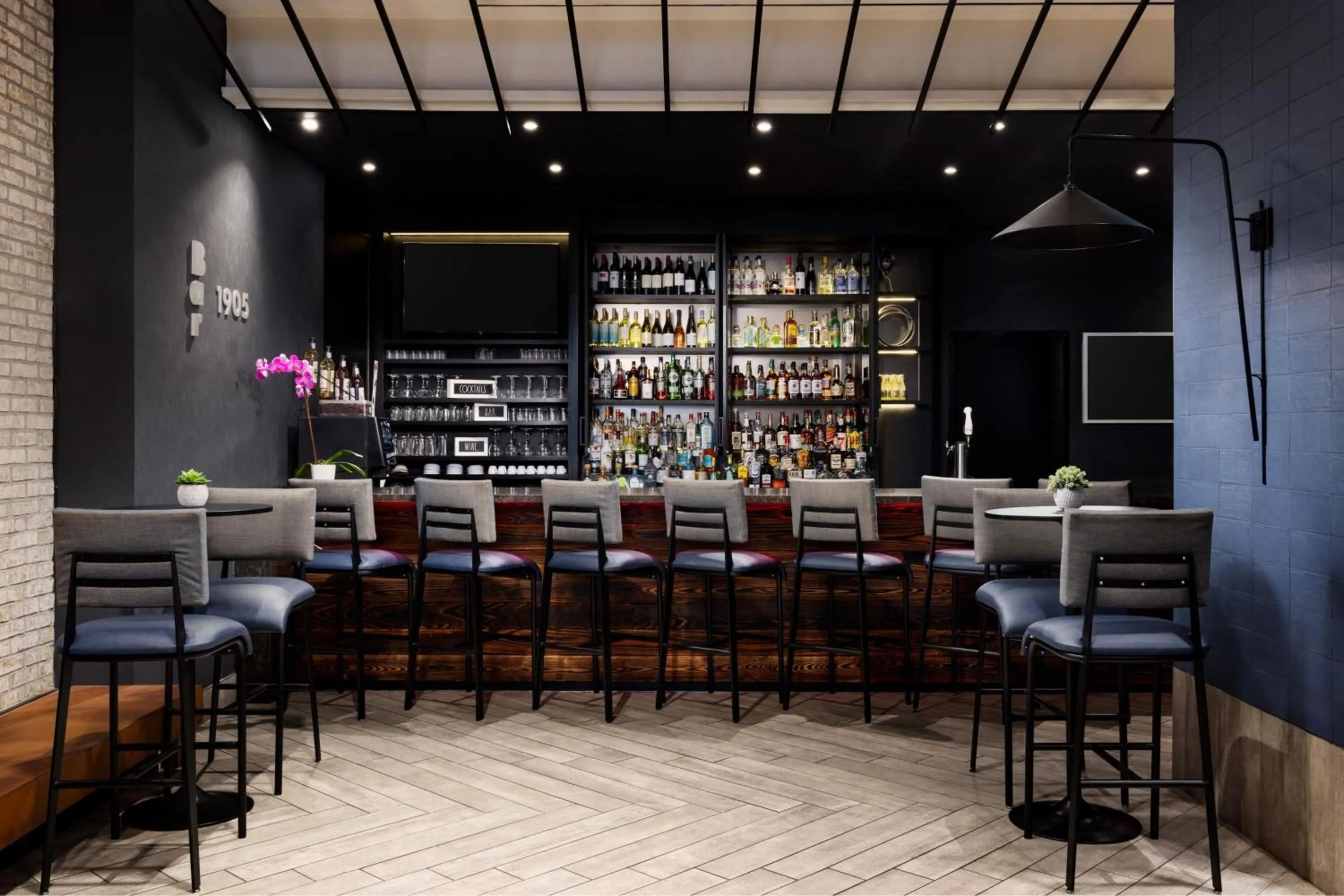 Lounge or bar in SpringHill Suites by Marriott New York Manhattan/Times Square South