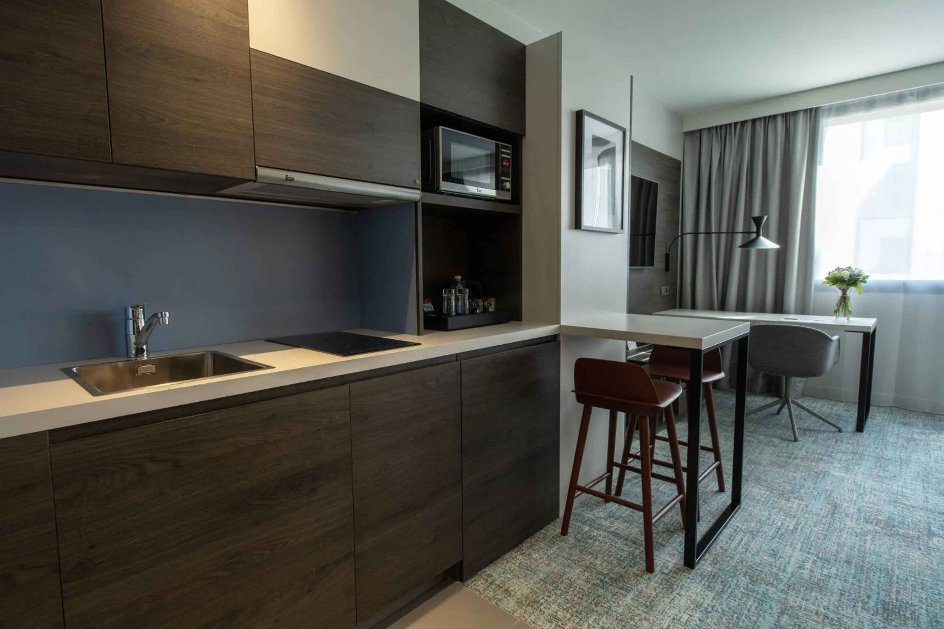 Kitchen or kitchenette in Residence Inn by Marriott Toulouse-Blagnac