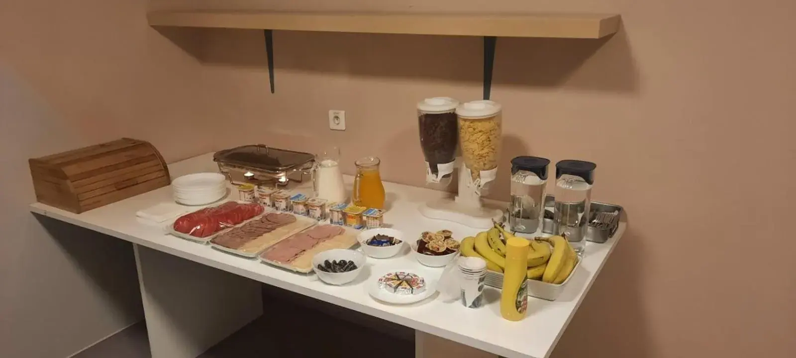 Breakfast in City Hotel Bucharest Breakfast in City Hotel Bucharest