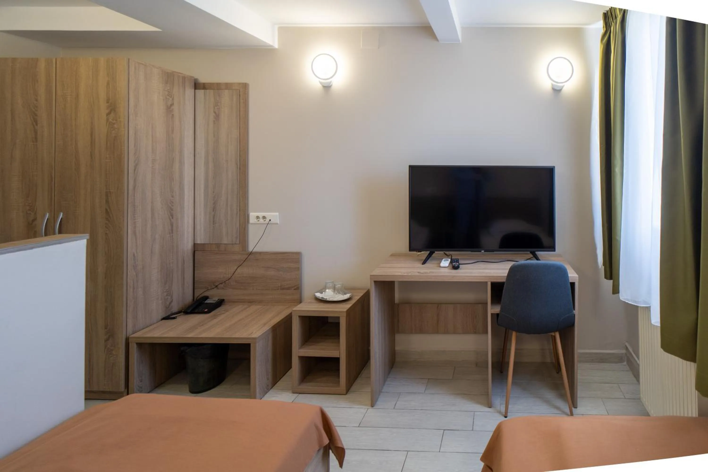 TV and multimedia in City Hotel Bucharest