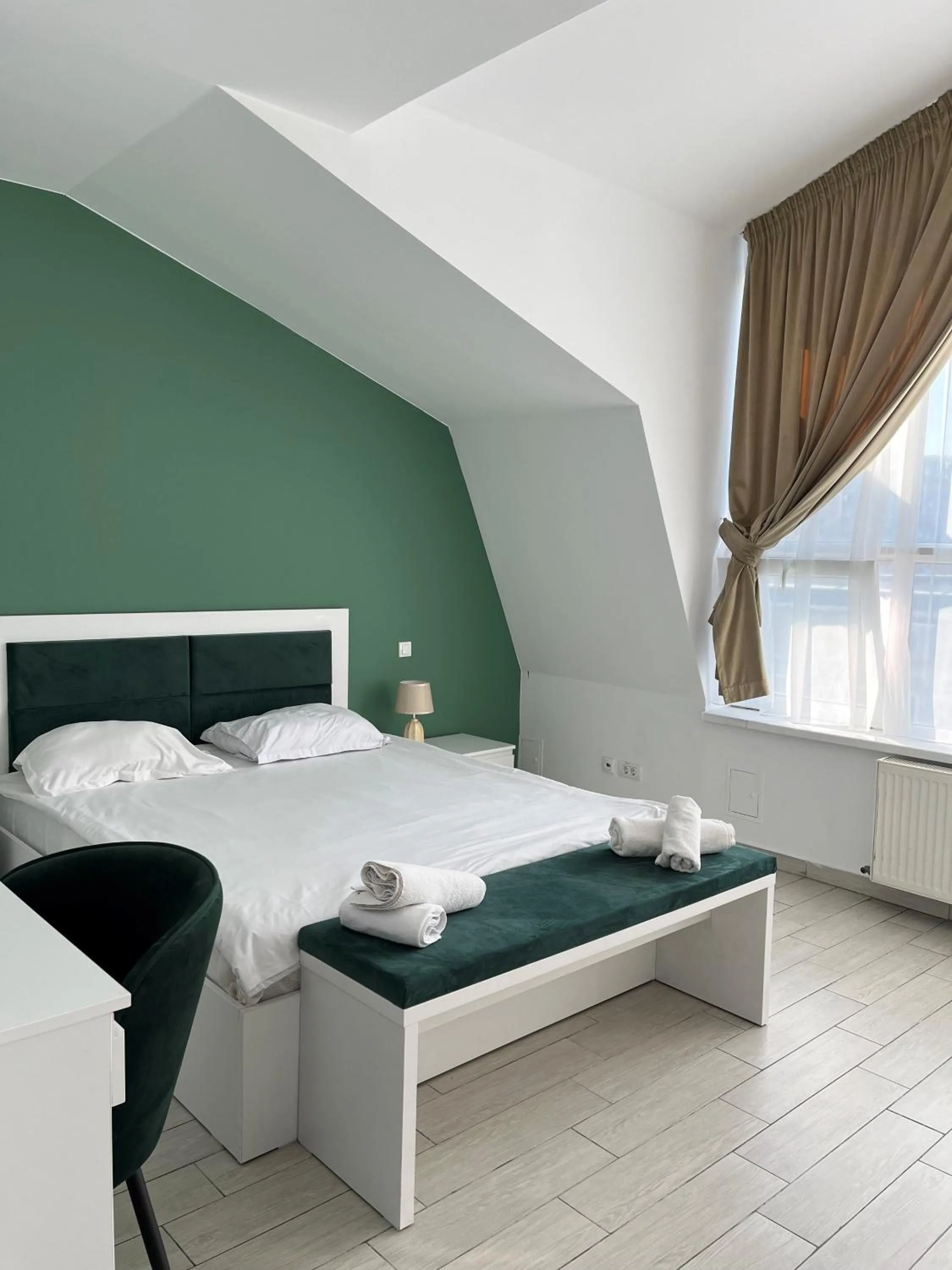 Bedroom, Bed in City Hotel Bucharest