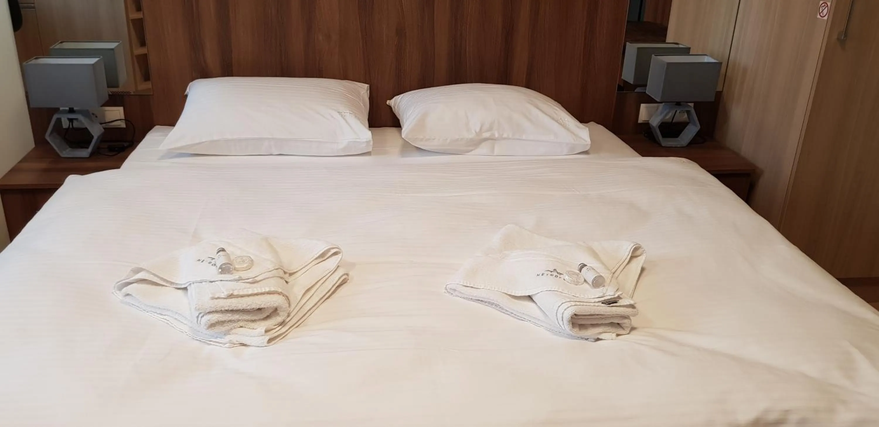 Bed in Metropolis Apartamenty Centrum