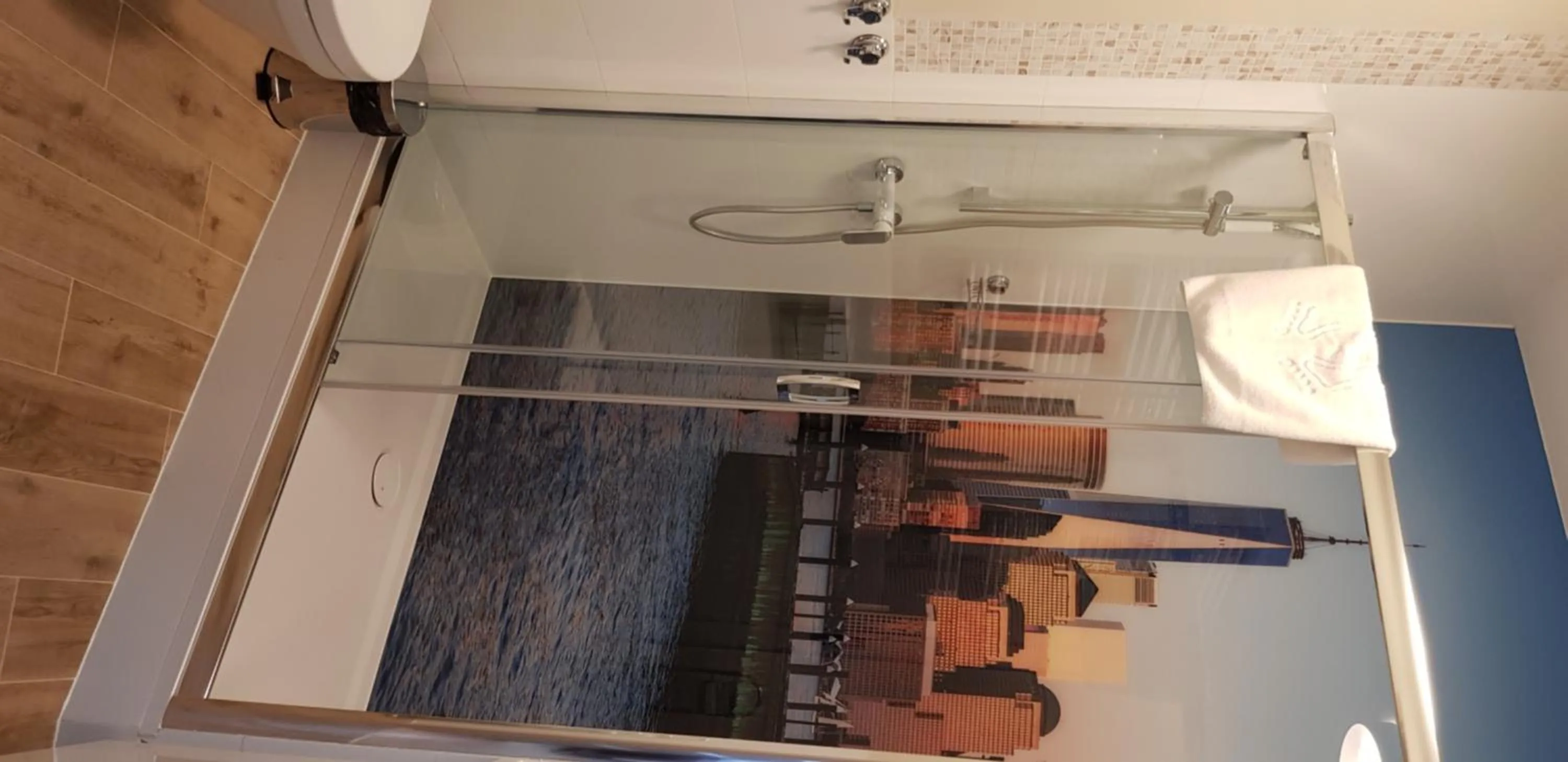 Shower in Metropolis Apartamenty Centrum