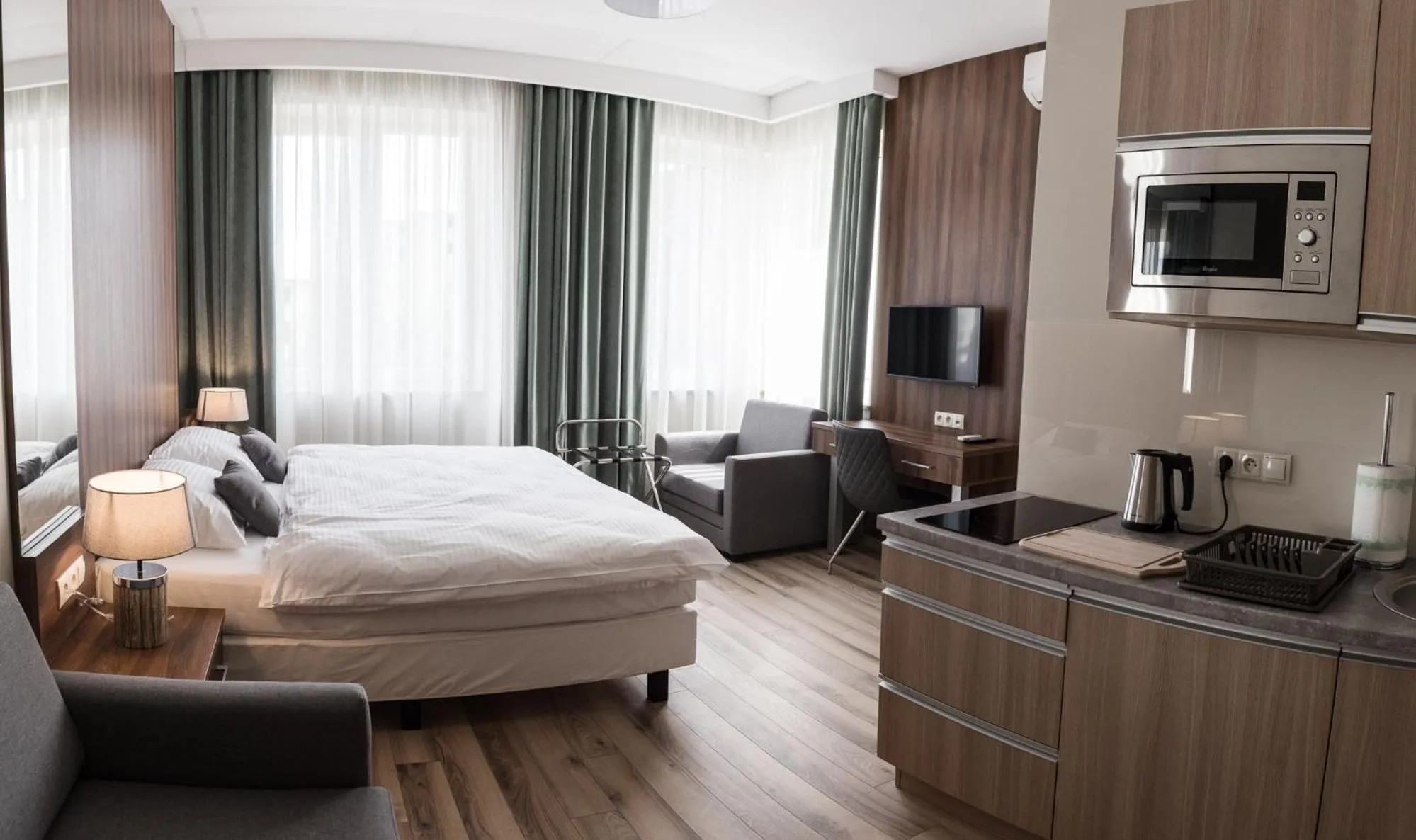 Bed in Metropolis Apartamenty Centrum