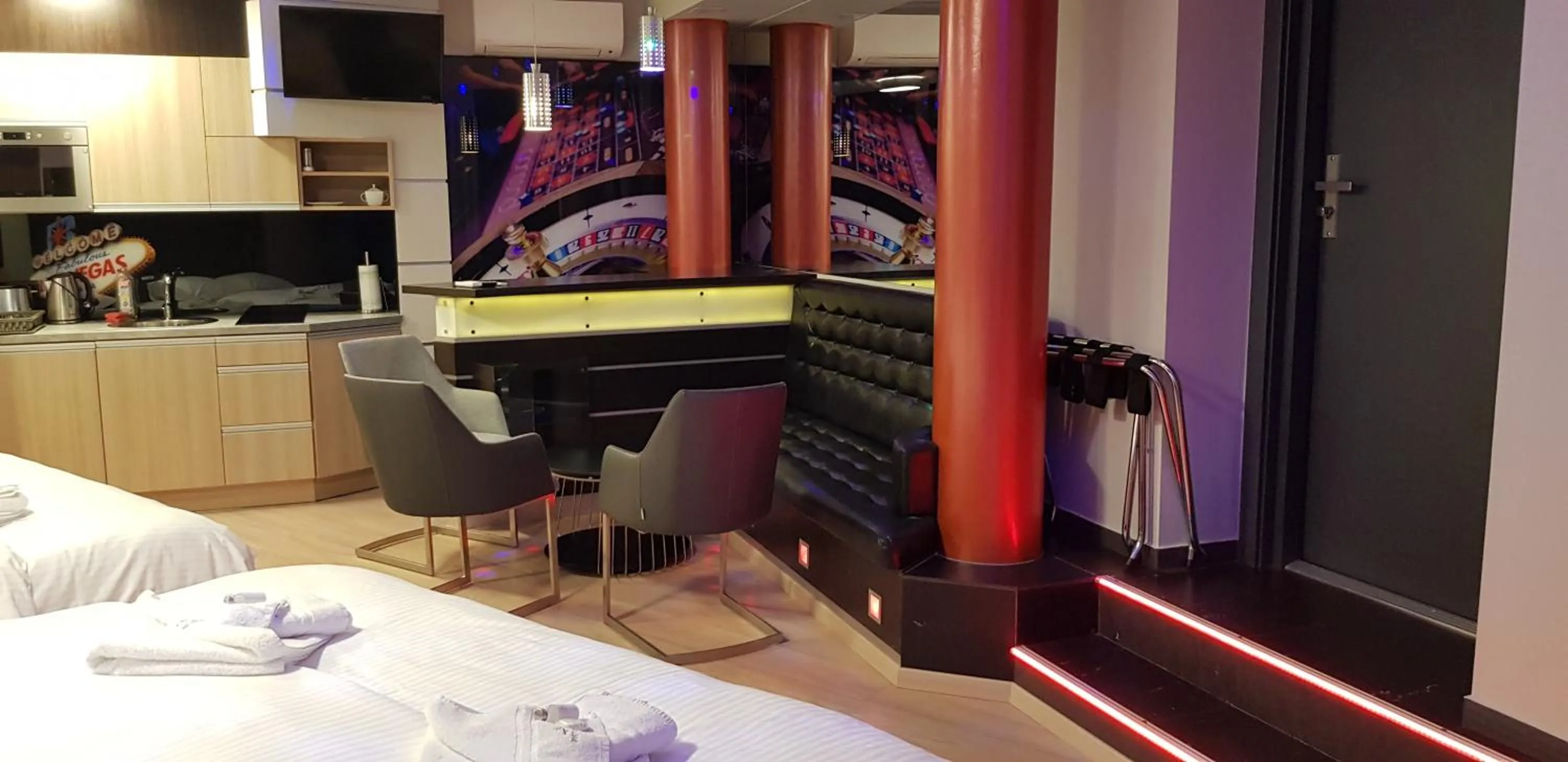 Bed in Metropolis Apartamenty Centrum