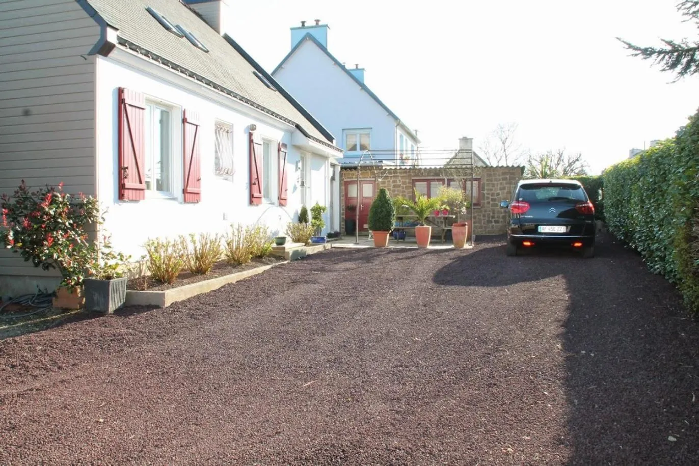 Property building in CHAMBRES D'HÔTES LOPERHET