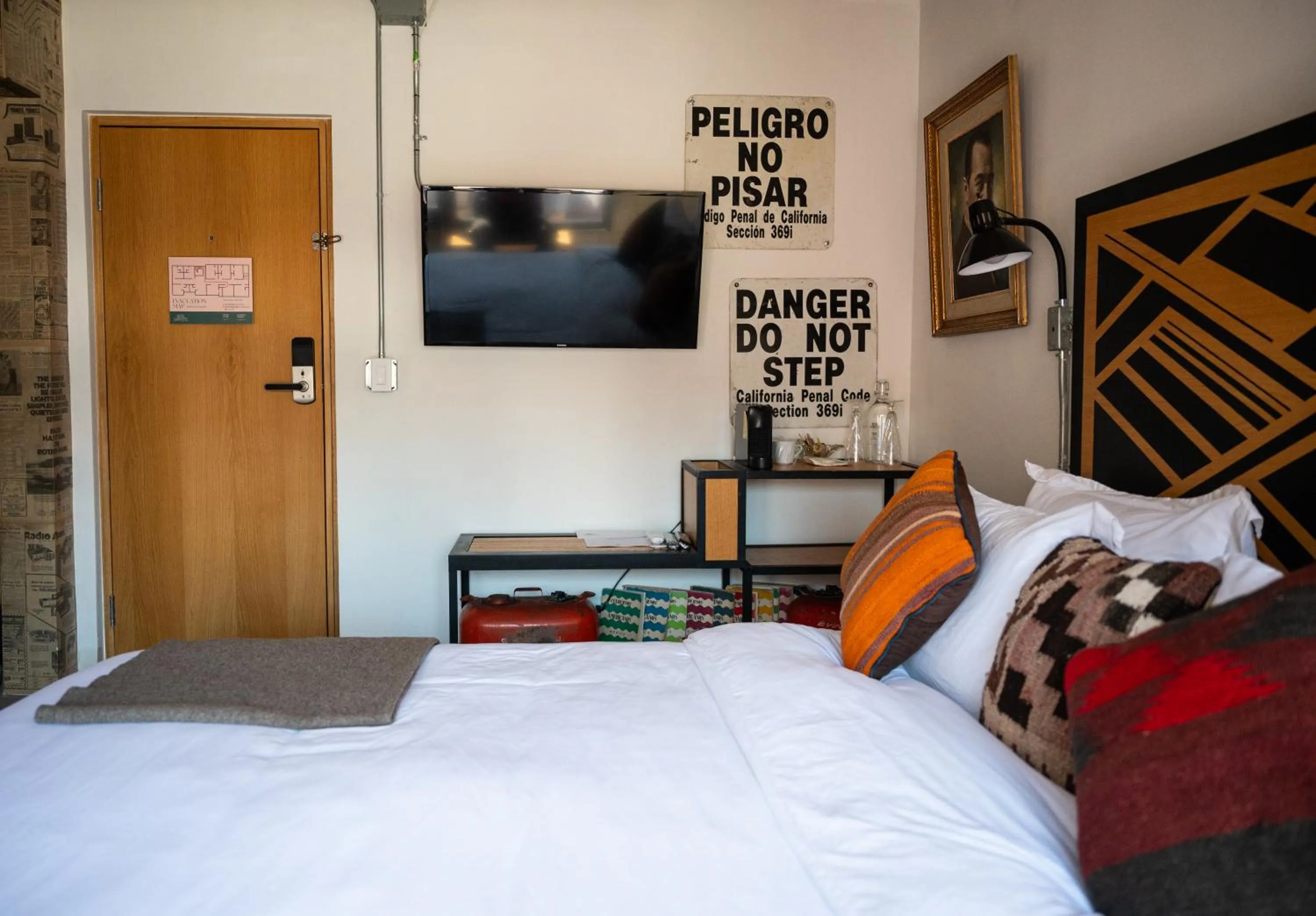 Photo of the whole room, Bed in Hotel Boutique Lafayette Tijuana