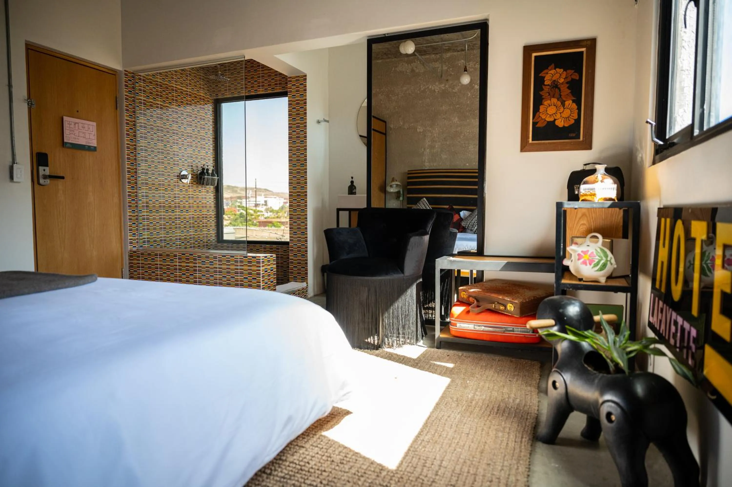 Photo of the whole room, Bed in Hotel Boutique Lafayette Tijuana