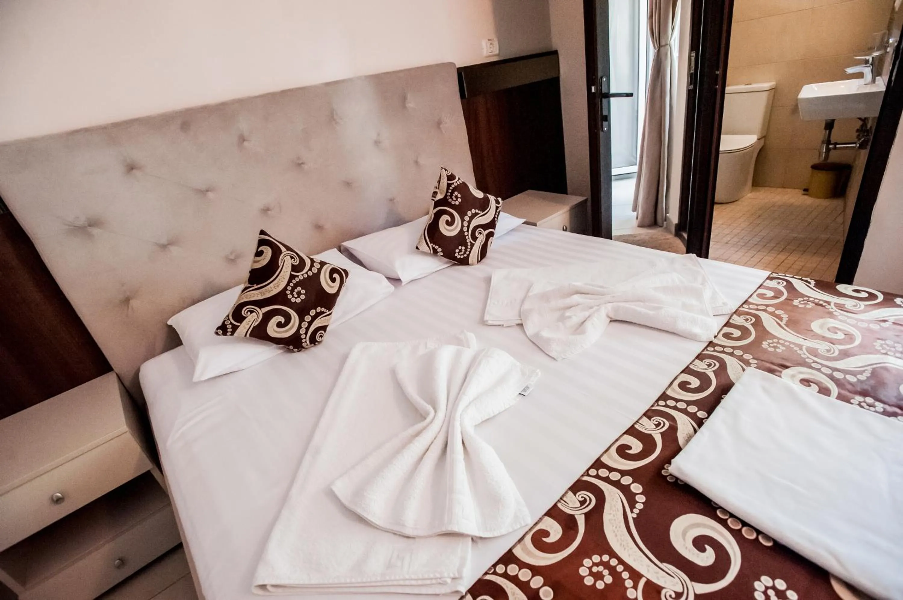 Jijo's Hotel
