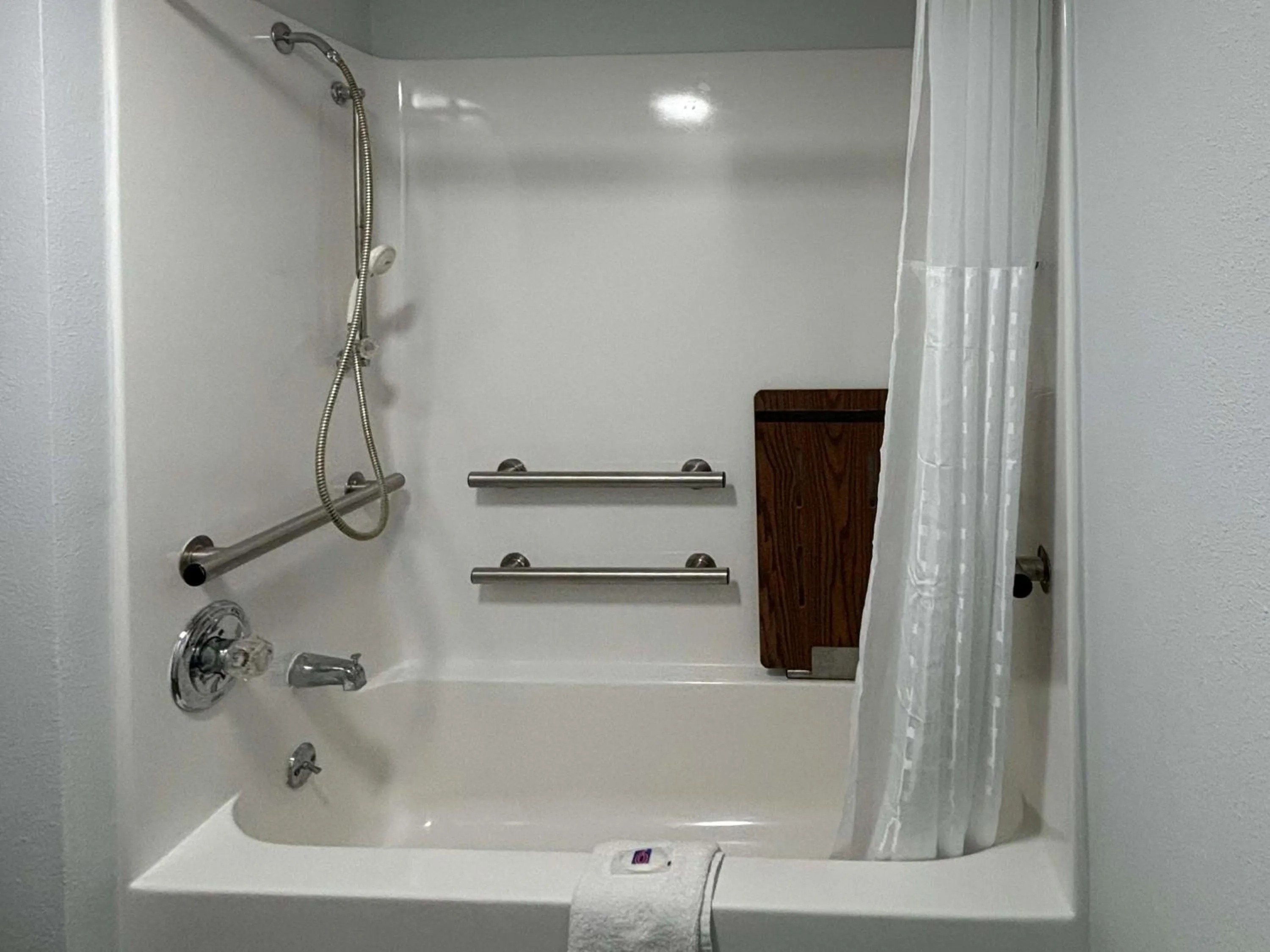 Bathroom in Motel 6 Richmond, KY EKU Campus Area