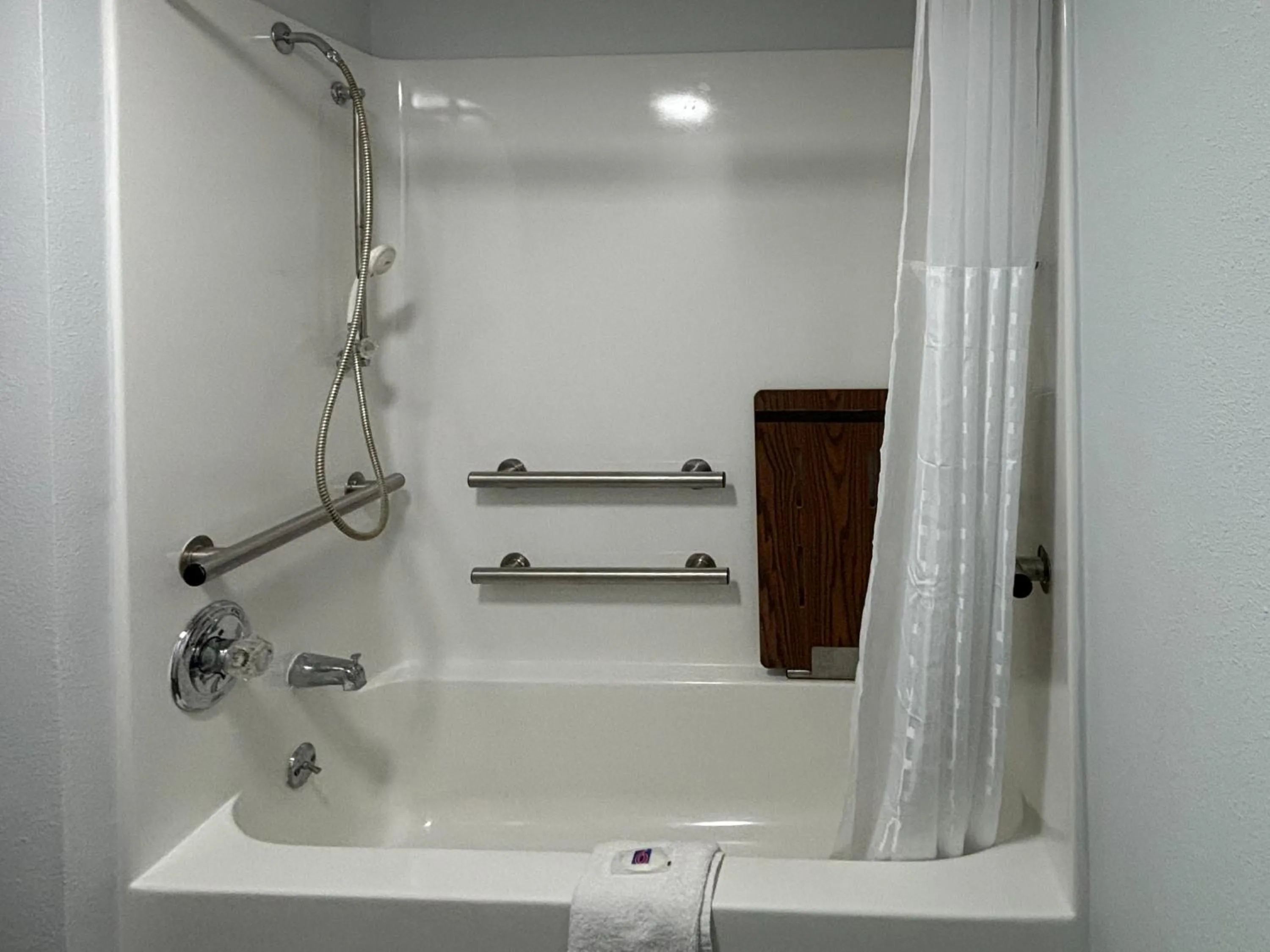 Bathroom in Motel 6 Richmond, KY EKU Campus Area