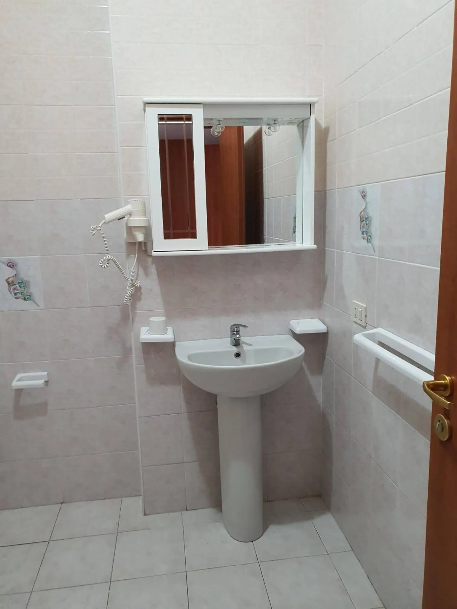 Shower in Villaggio Hotel Club La Pace