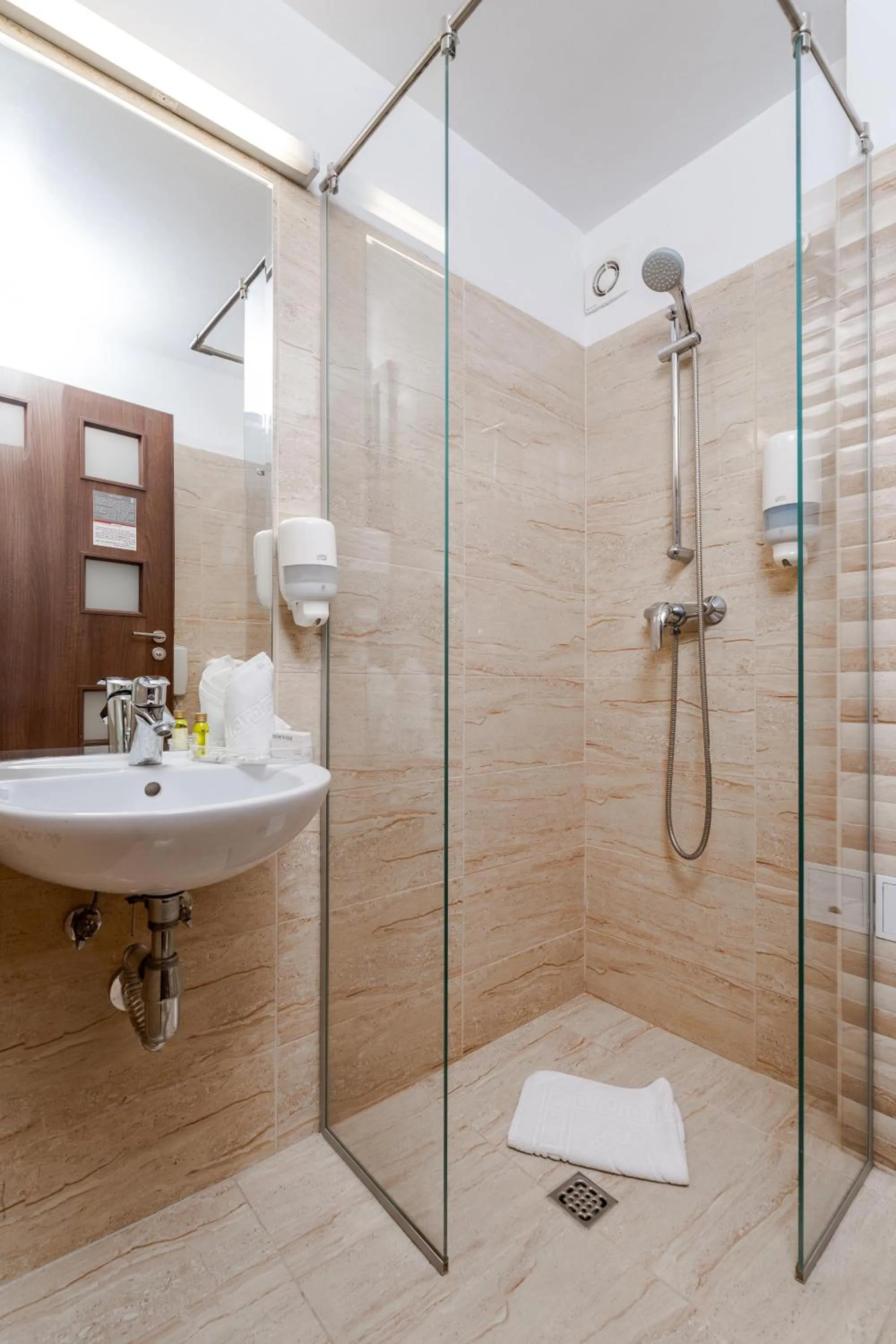 Bathroom in Hotel Minerva