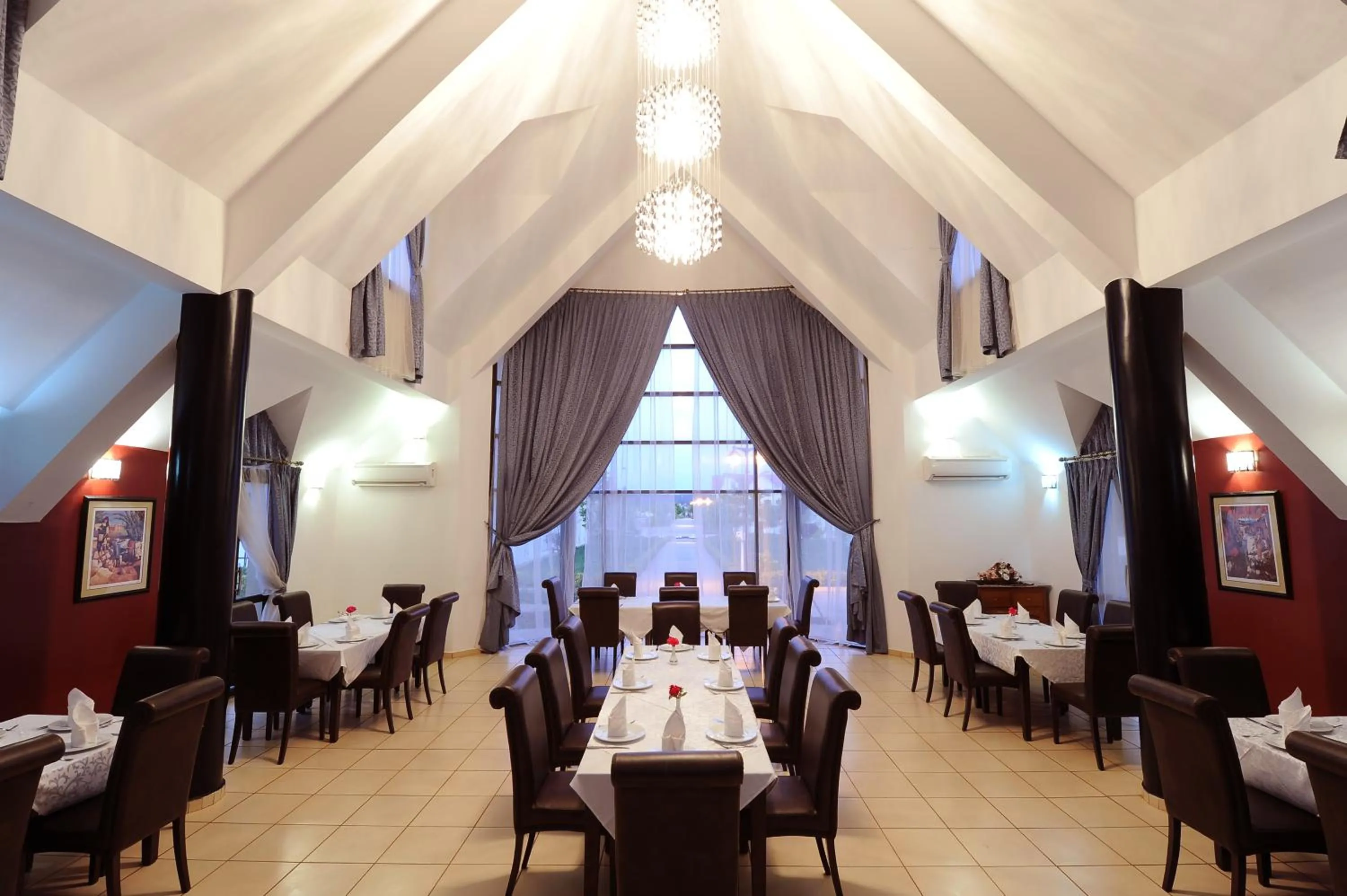 Restaurant/places to eat in Farah Inn Ifrane