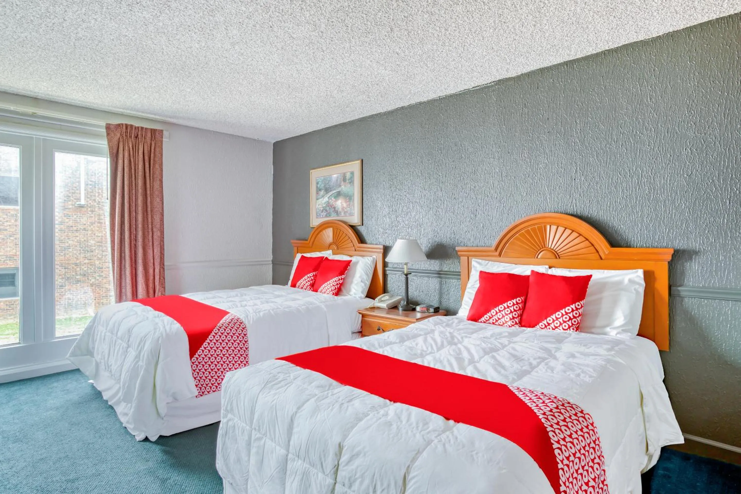 Bedroom, Bed in OYO Townhouse Tulsa Woodland Hills