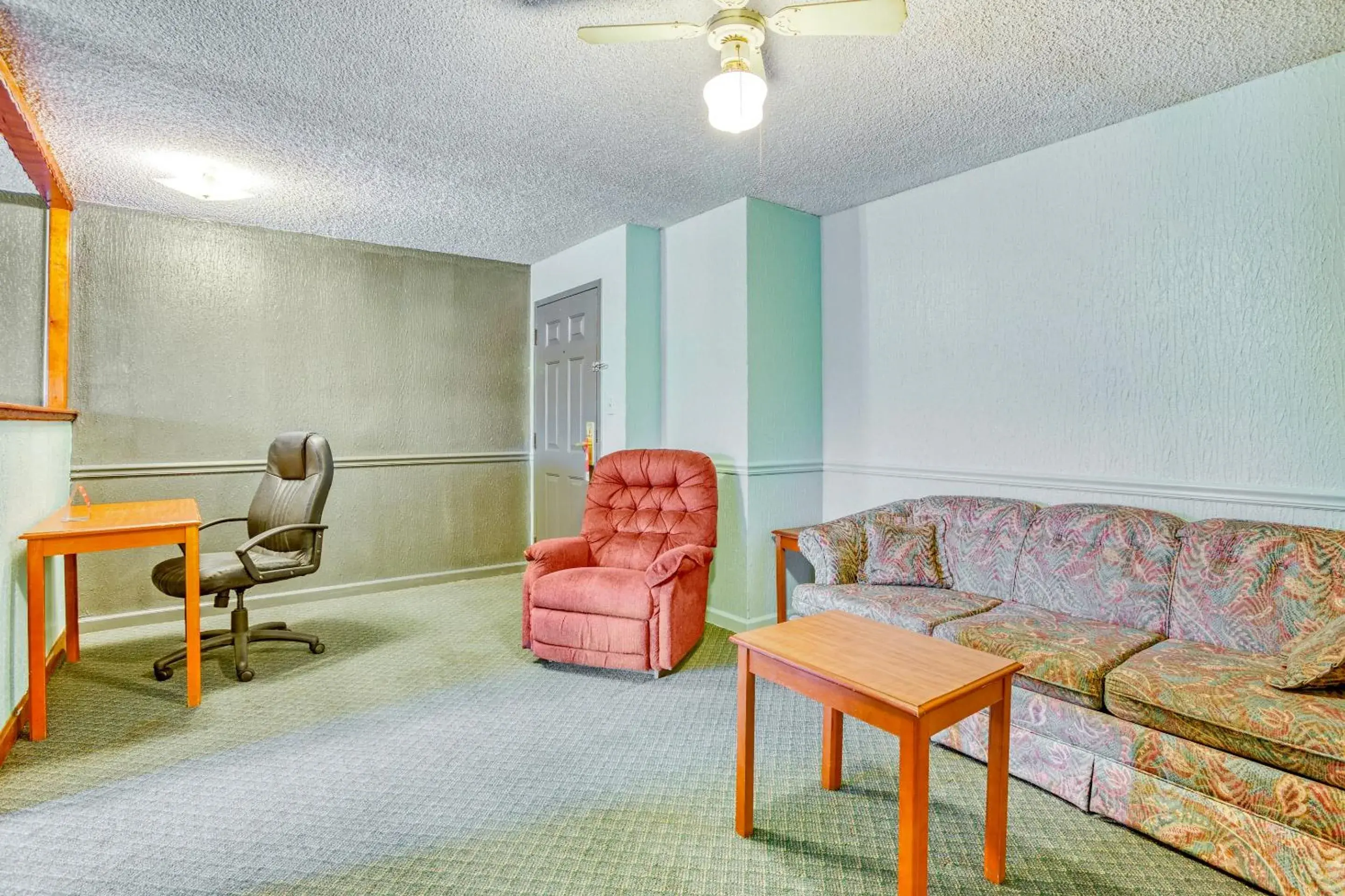 Bedroom in OYO Townhouse Tulsa Woodland Hills Bedroom in OYO Townhouse Tulsa Woodland Hills