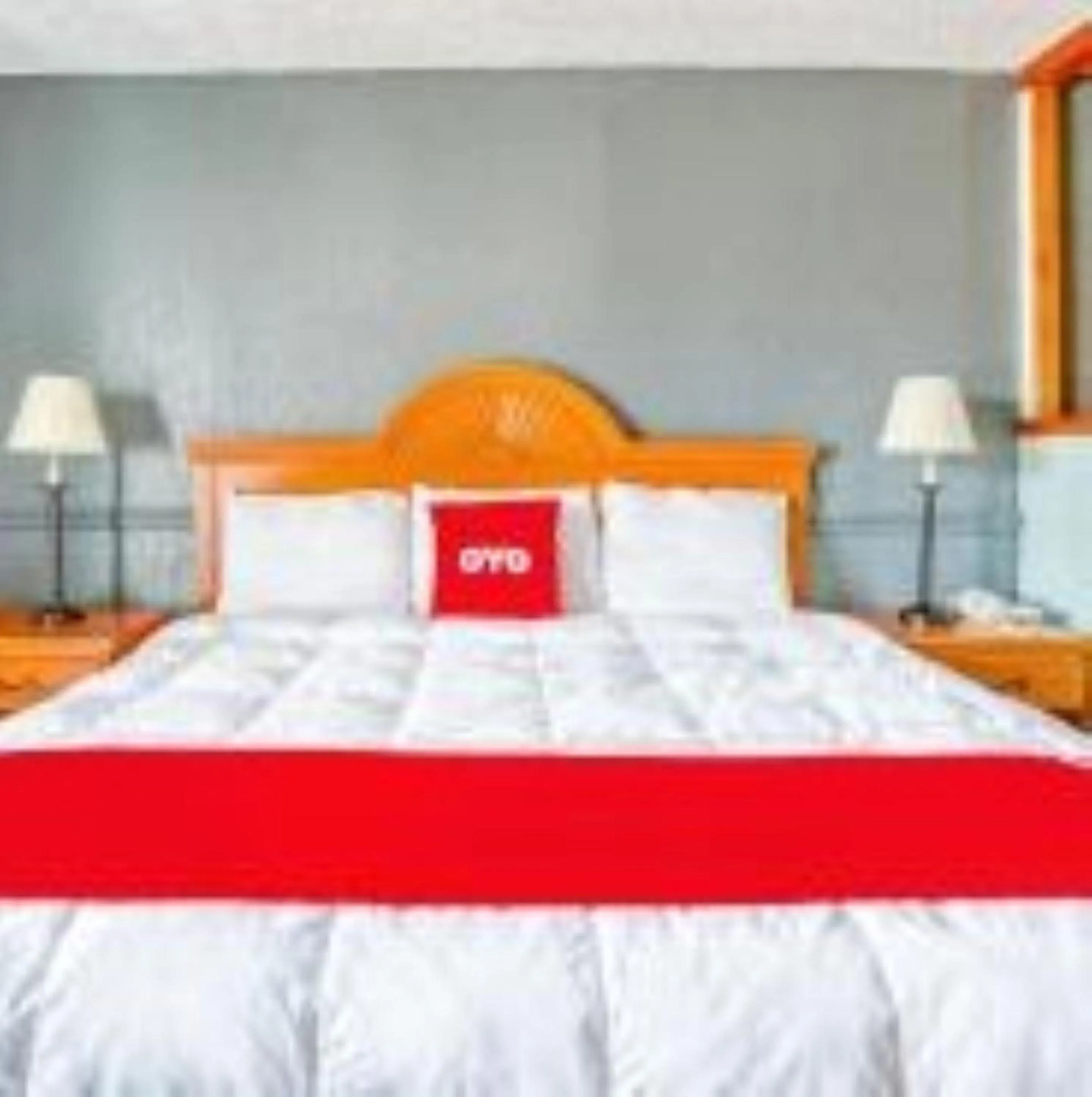 Bedroom, Bed in OYO Townhouse Tulsa Woodland Hills