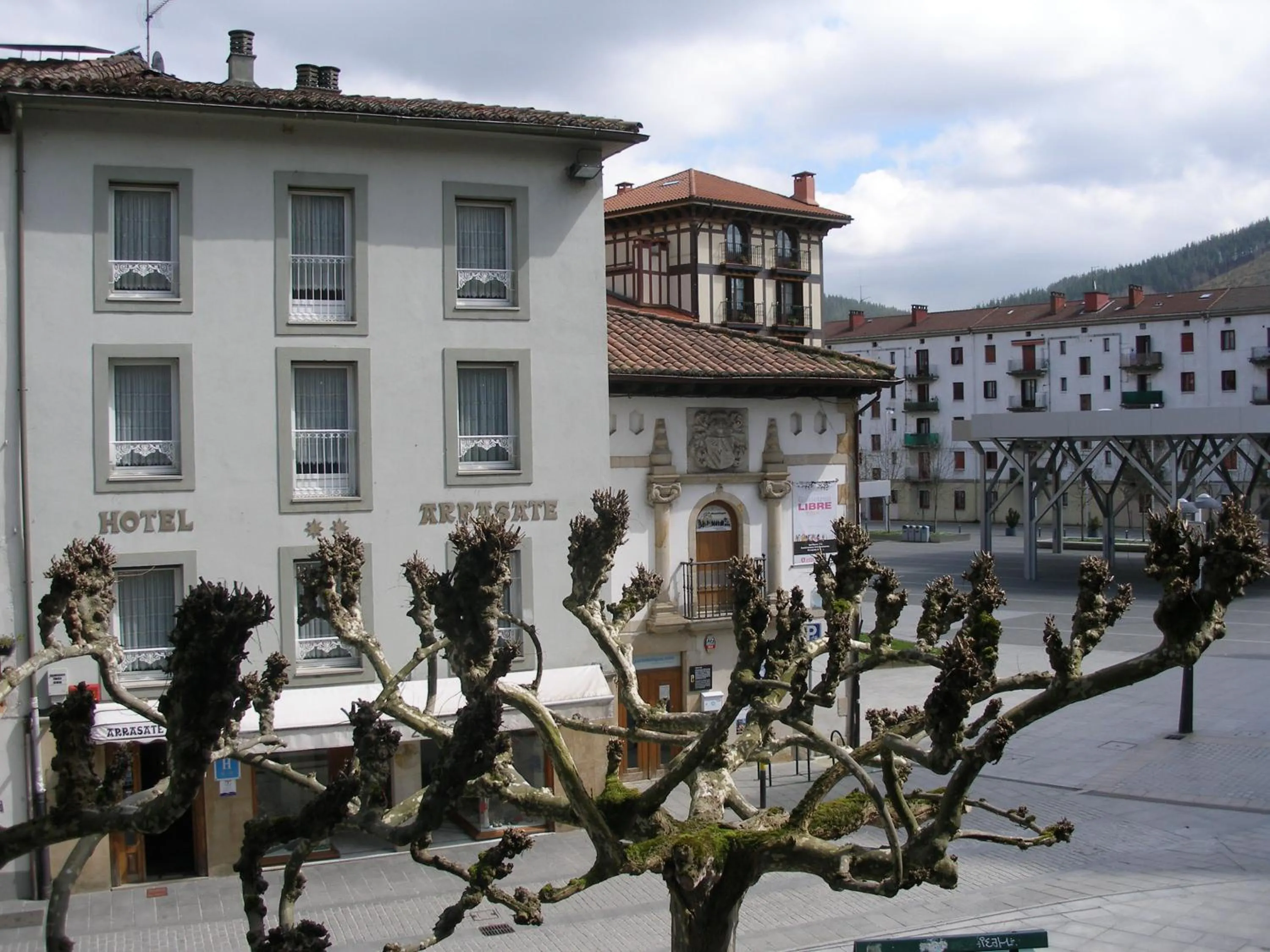 Facade/entrance in Hotel Arrasate by gaiarooms